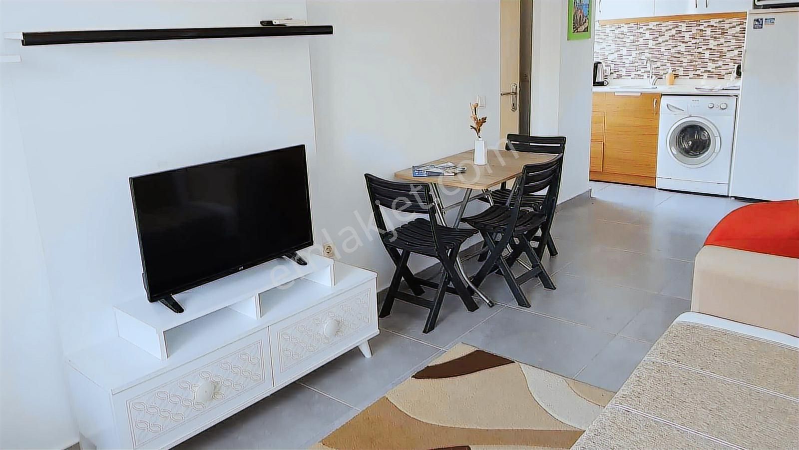 Kuşadası Çarşı Merkez 1+1 Full Eşyalı - Görsel 6