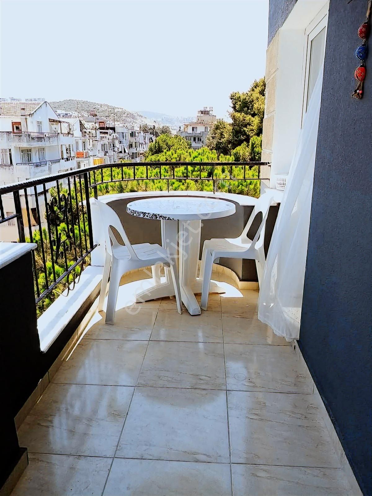 Kuşadası Çarşı Merkez 1+1 Full Eşyalı - Görsel 4