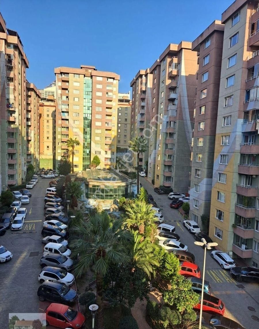 Derin Emlaktan Merkezde Güney Cepheli Havuz Manzaralı Lüks Ferah Daire - Görsel 3