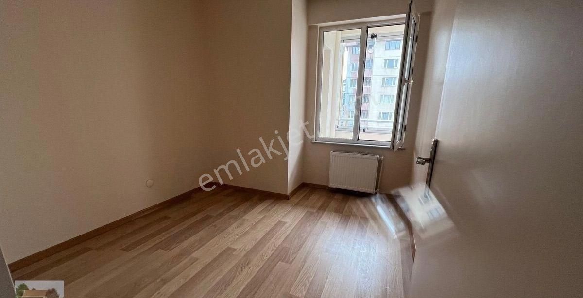 Derin Emlaktan Merkezde Güney Cepheli Havuz Manzaralı Lüks Ferah Daire - Görsel 23