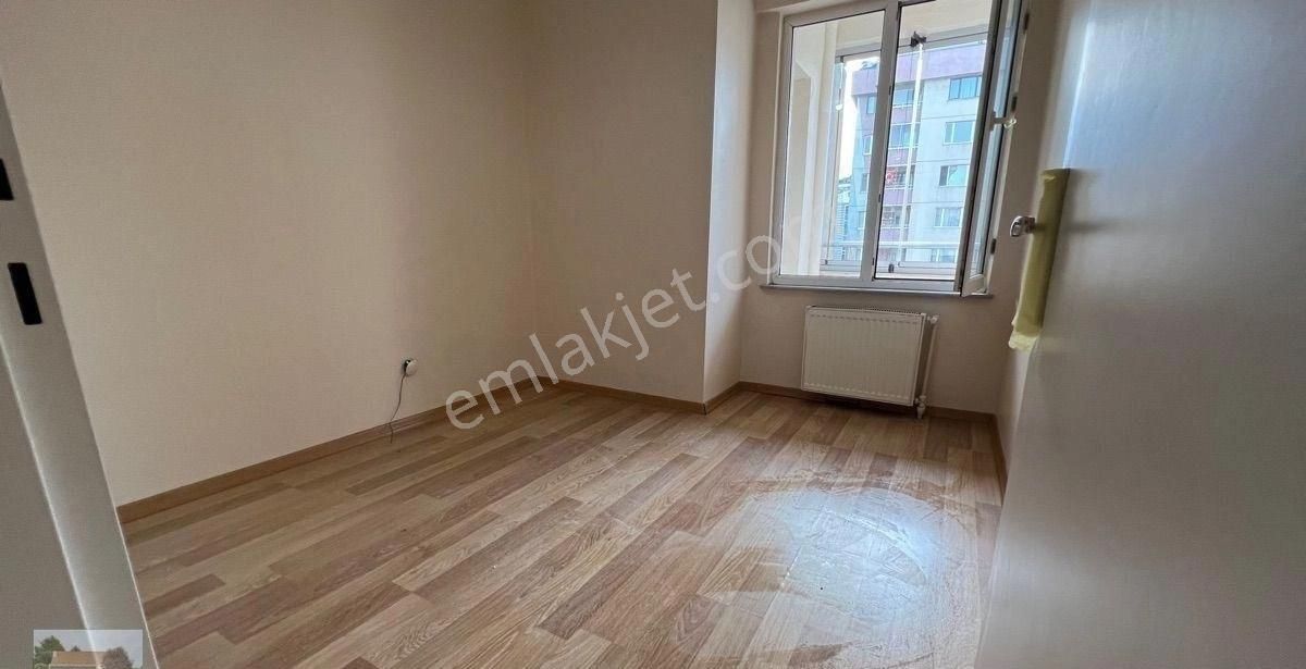 Derin Emlaktan Merkezde Güney Cepheli Havuz Manzaralı Lüks Ferah Daire - Görsel 8