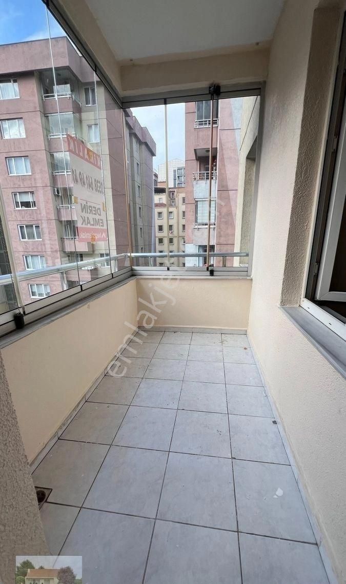 Derin Emlaktan Merkezde Güney Cepheli Havuz Manzaralı Lüks Ferah Daire - Görsel 11