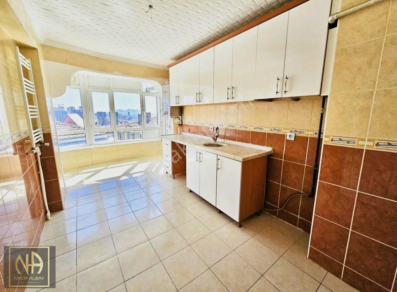 Yayla Mh Katta Cadde Paraleli Masrafsız Fırsat 3+1 Satılık