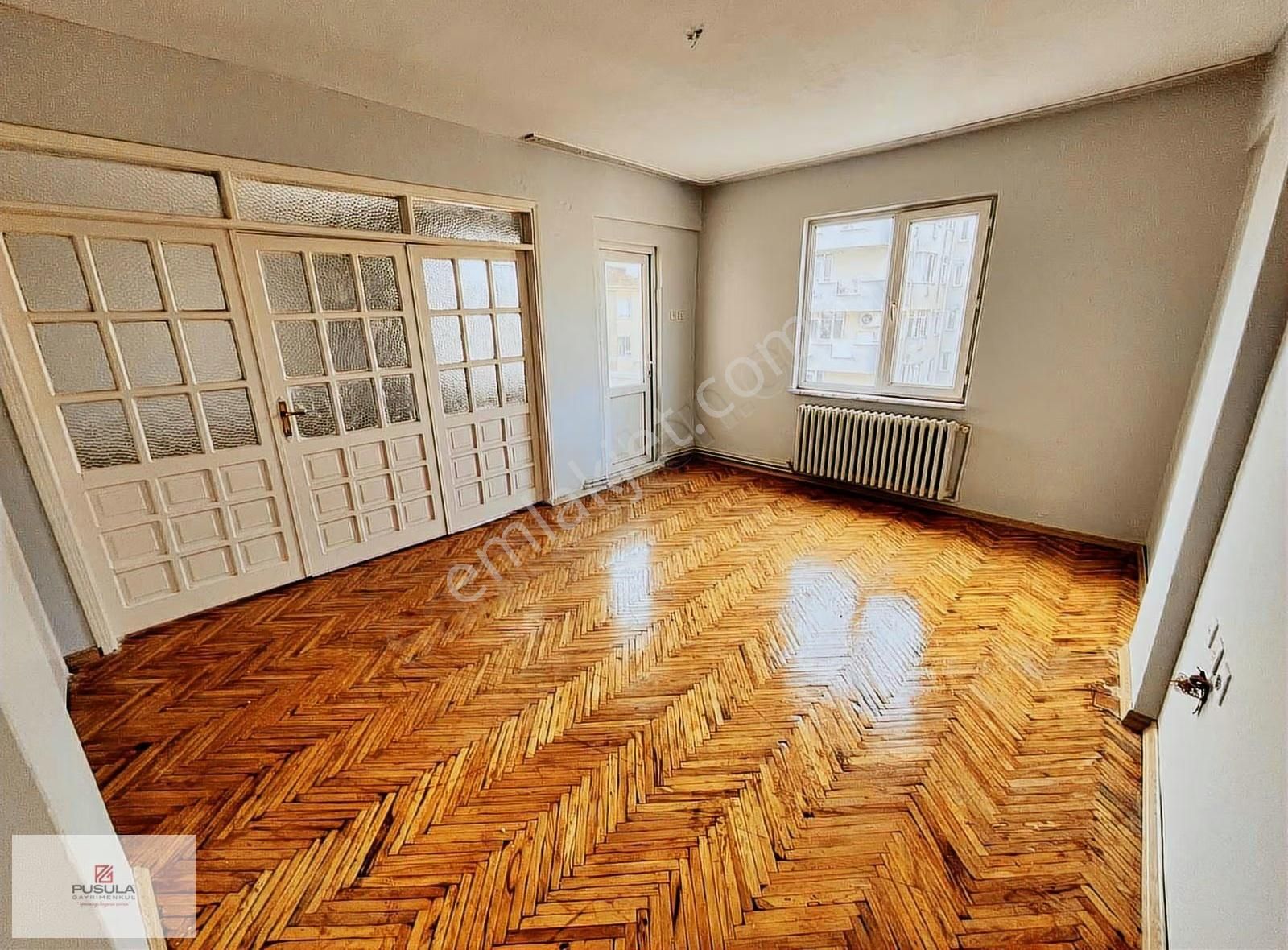 Bahçelievler Mehmetçik Caddesi Üstü Kiralık Yenilenmiş 3+1 Daire