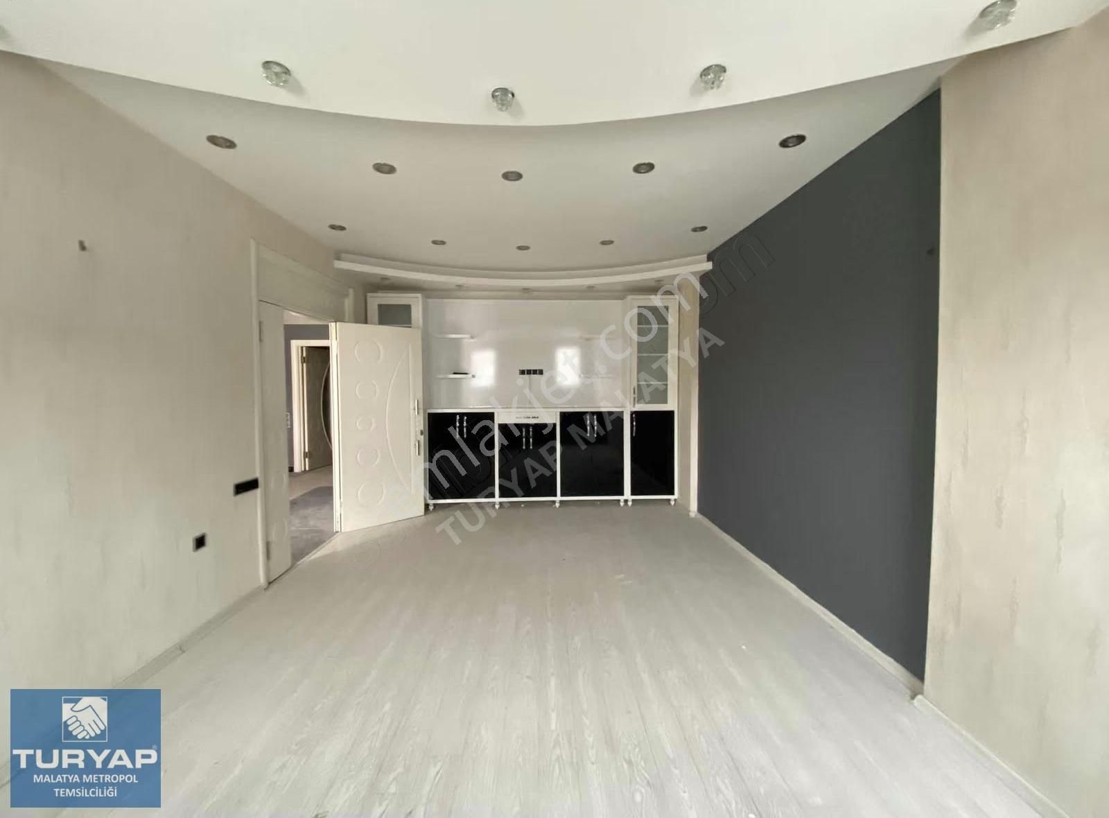 Turyap Metropol'den İstiklal Mahallesinde 2+1 Kiralık Ofis - Görsel 6