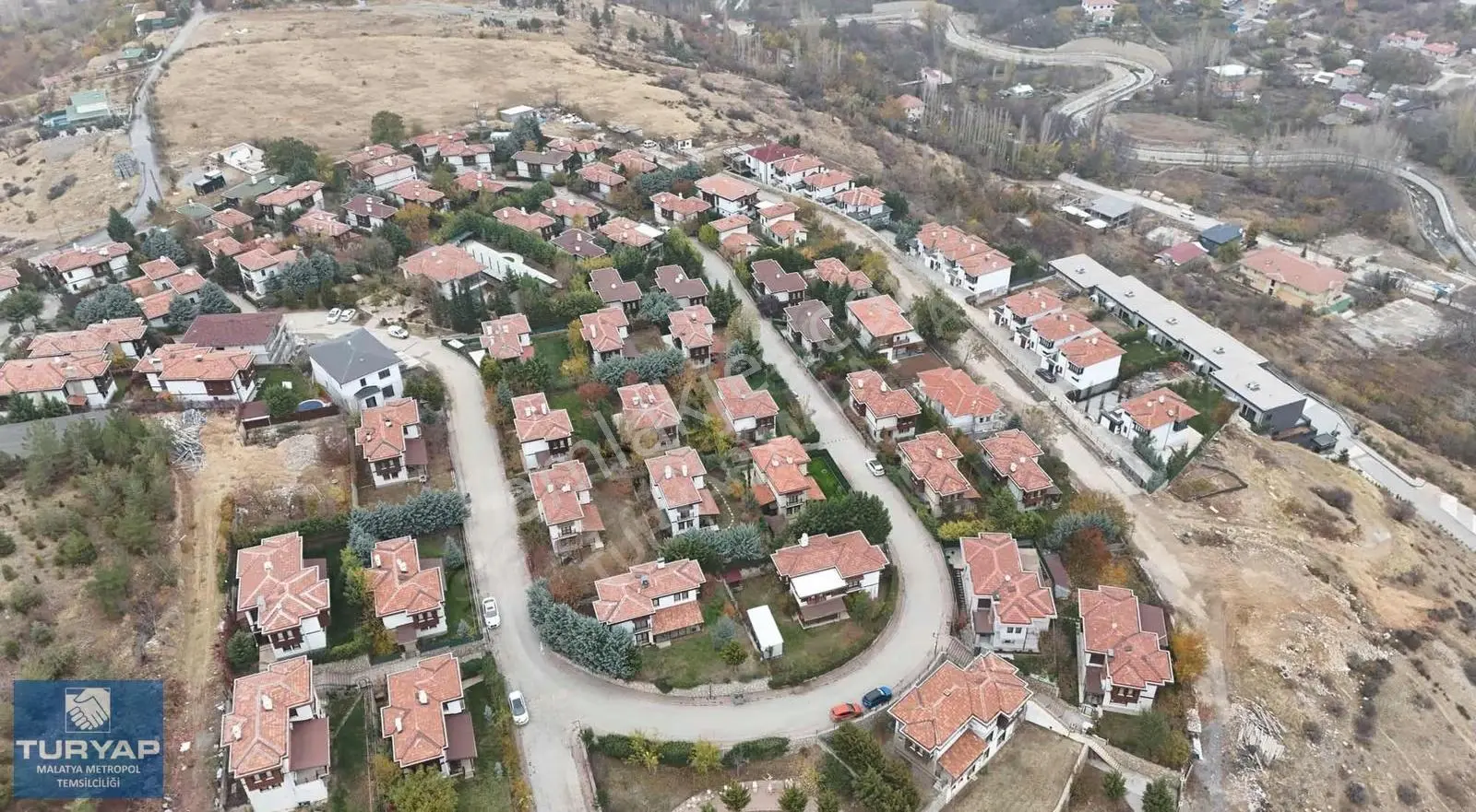 Turyap Metropol' Den Bahçesaray Konakları'nda Satılık 3+1 Villa