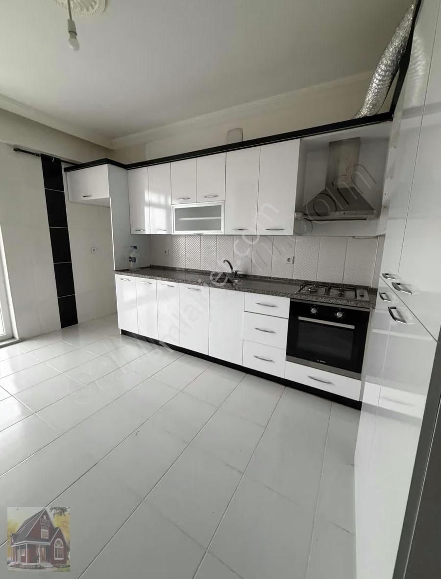 Sadi Irmak Caddesinde Geniş Kiralık Daire - Görsel 12