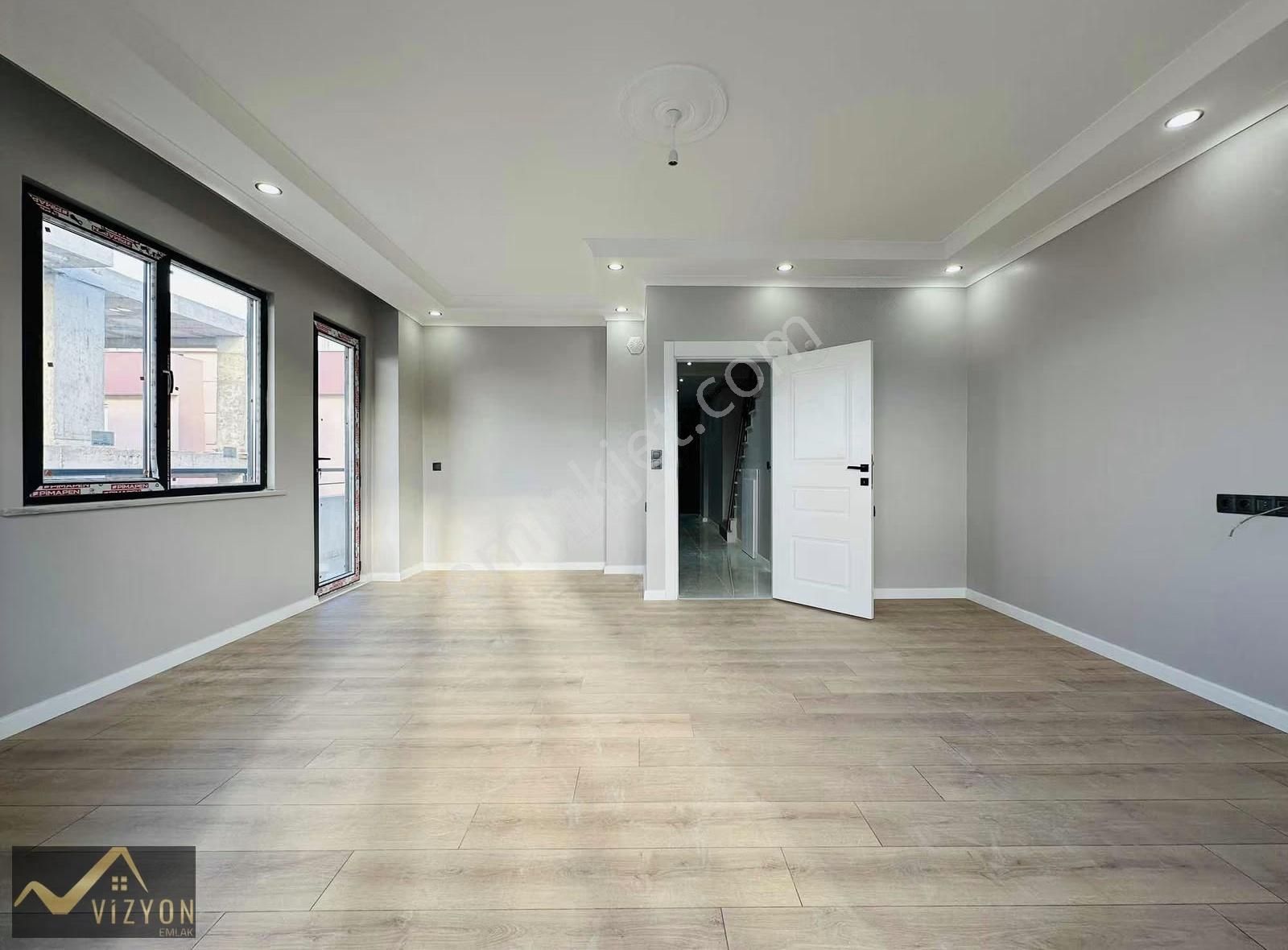 Tuzla Caddesi Üzeri Deniz Manzaralı Asansörlü 4+1 Dublex 175 M2 - Görsel 27