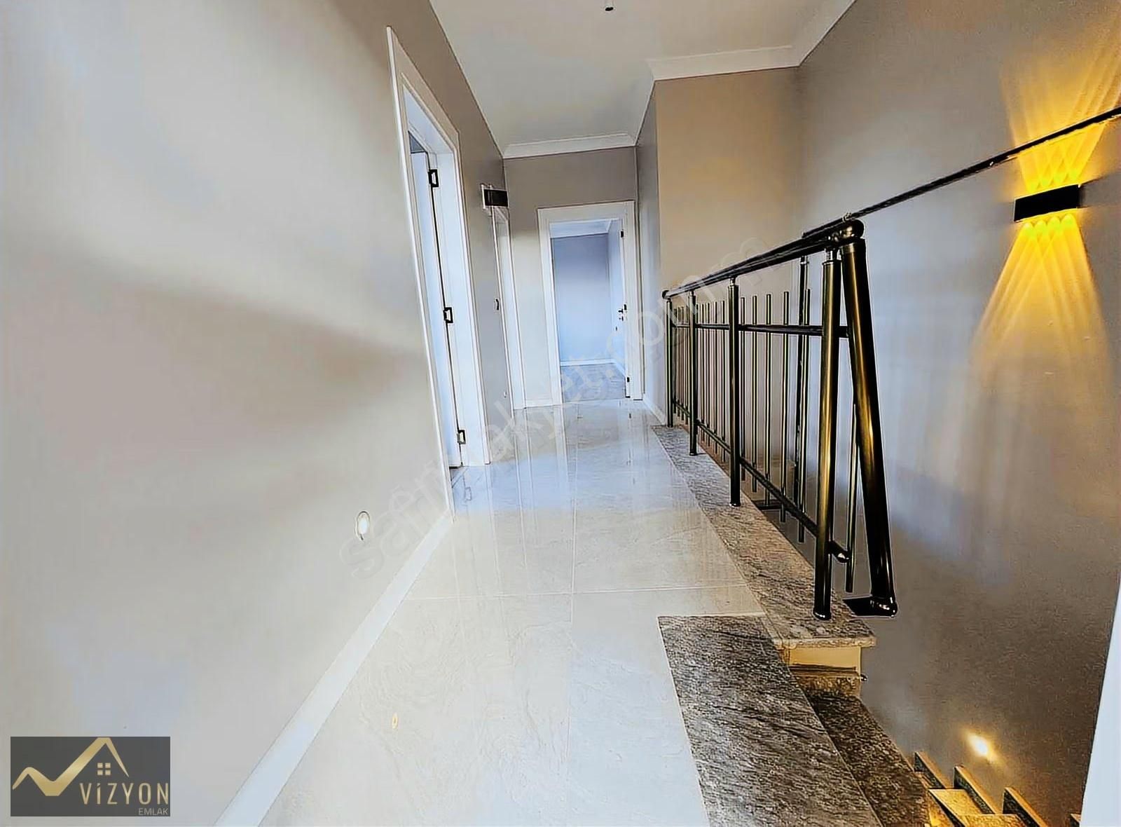 Tuzla Caddesi Üzeri Deniz Manzaralı Asansörlü 4+1 Dublex 175 M2 - Görsel 2