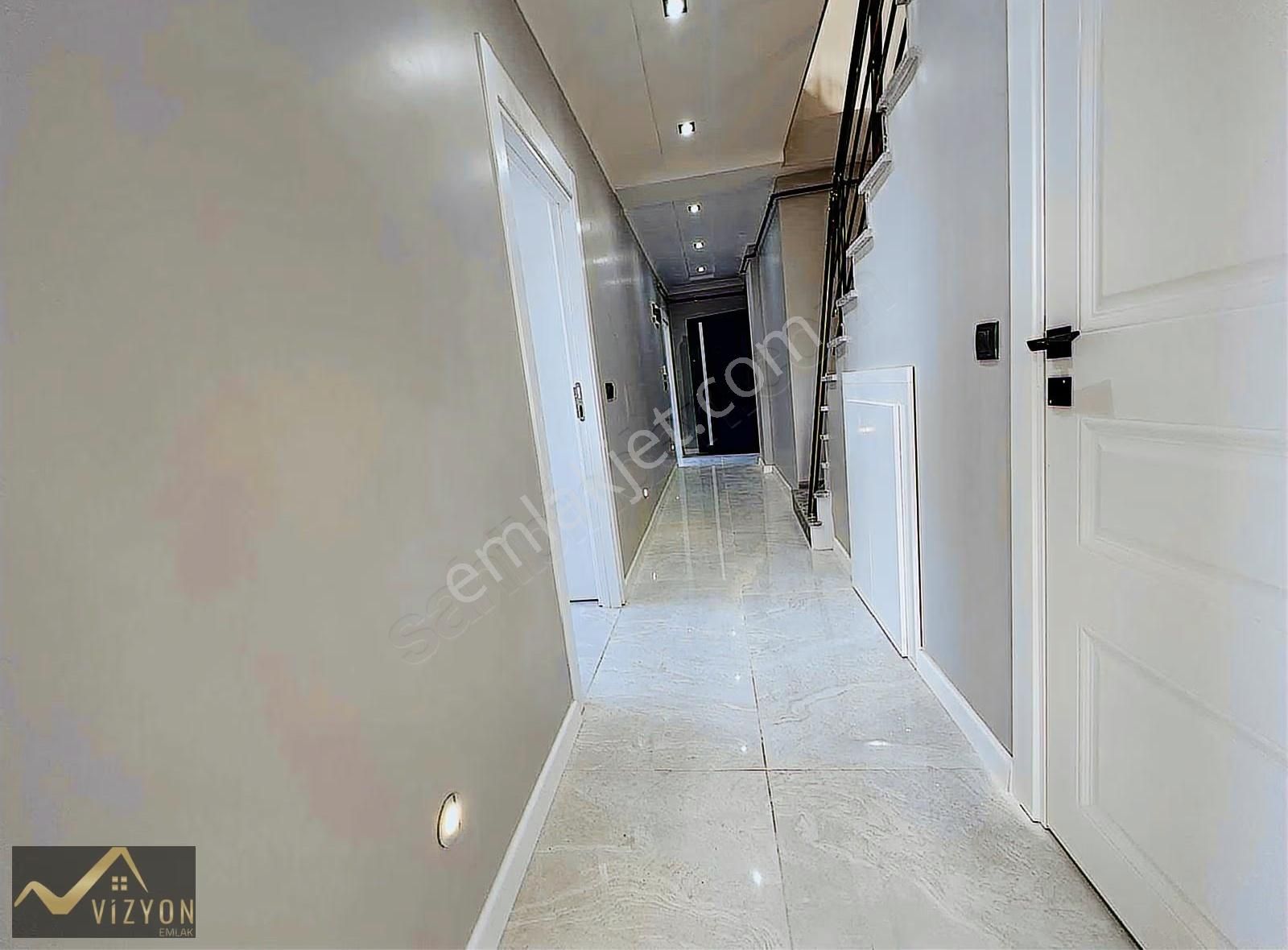 Tuzla Caddesi Üzeri Deniz Manzaralı Asansörlü 4+1 Dublex 175 M2 - Görsel 14