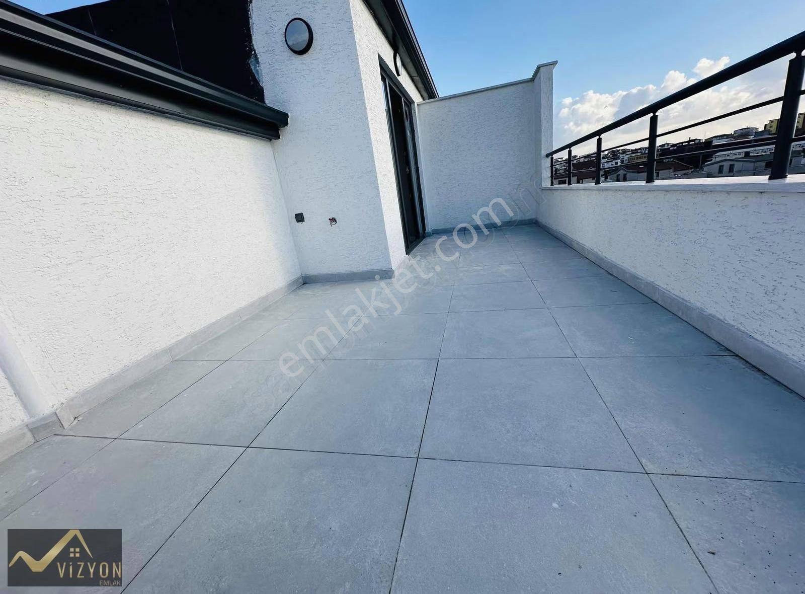 Tuzla Caddesi Üzeri Deniz Manzaralı Asansörlü 4+1 Dublex 175 M2 - Görsel 23