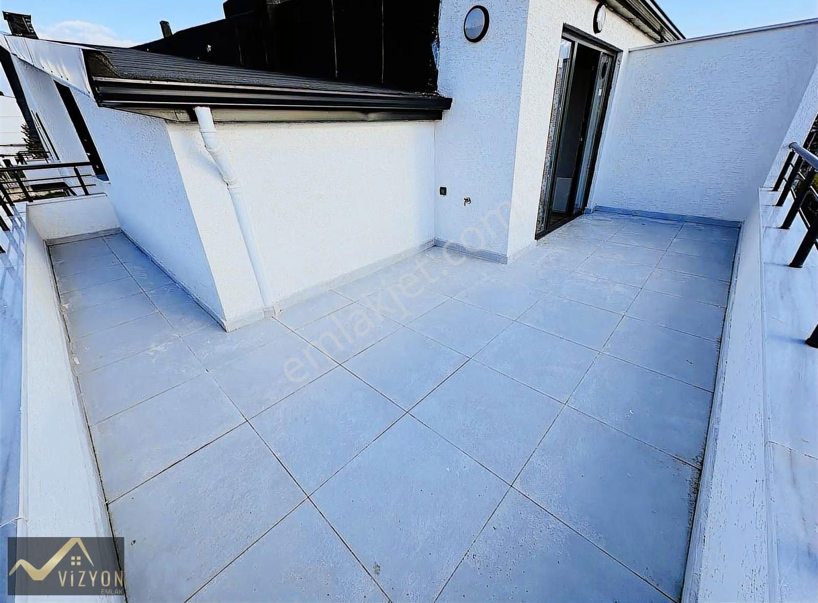 Tuzla Caddesi Üzeri Deniz Manzaralı Asansörlü 4+1 Dublex 175 M2 - Görsel 13