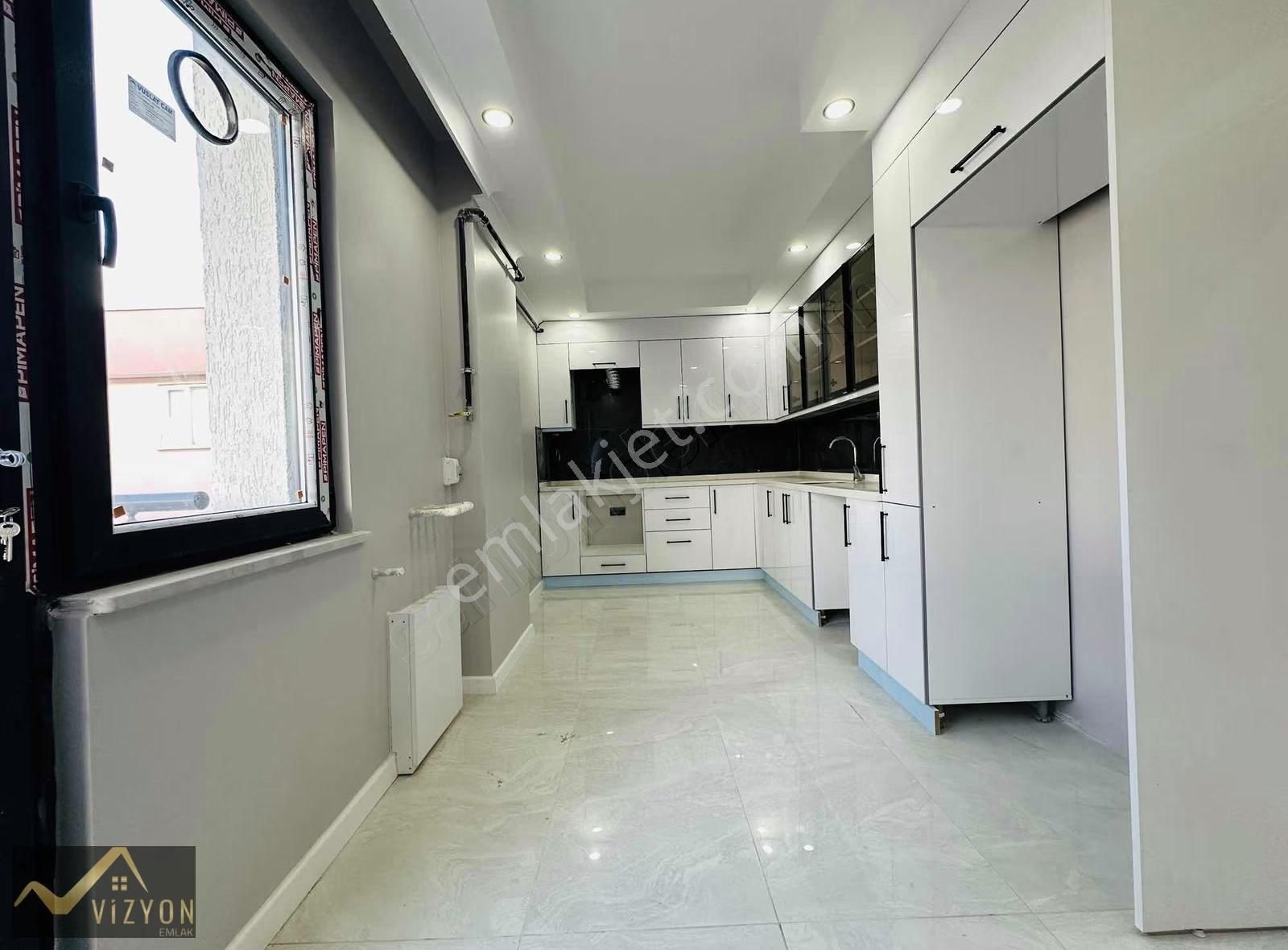 Tuzla Caddesi Üzeri Deniz Manzaralı Asansörlü 4+1 Dublex 175 M2 - Görsel 7