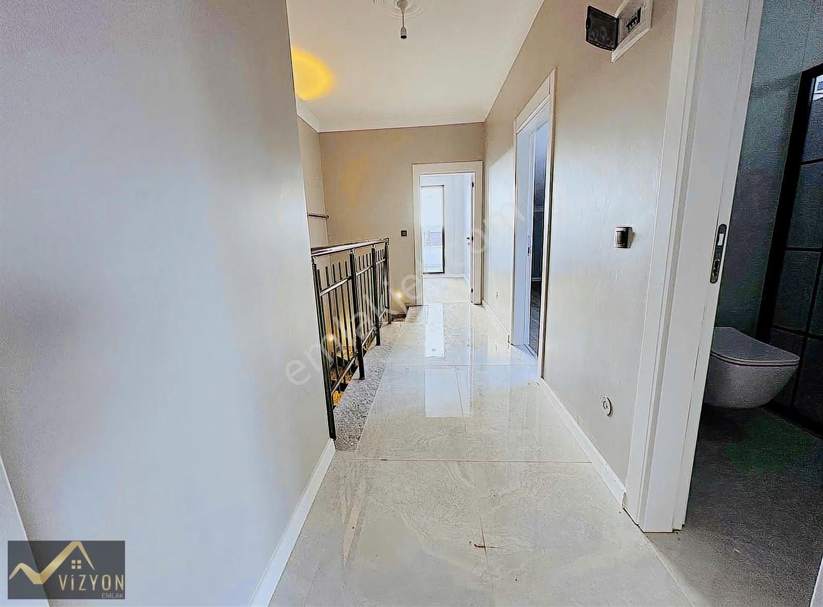 Tuzla Caddesi Üzeri Deniz Manzaralı Asansörlü 4+1 Dublex 175 M2 - Görsel 5