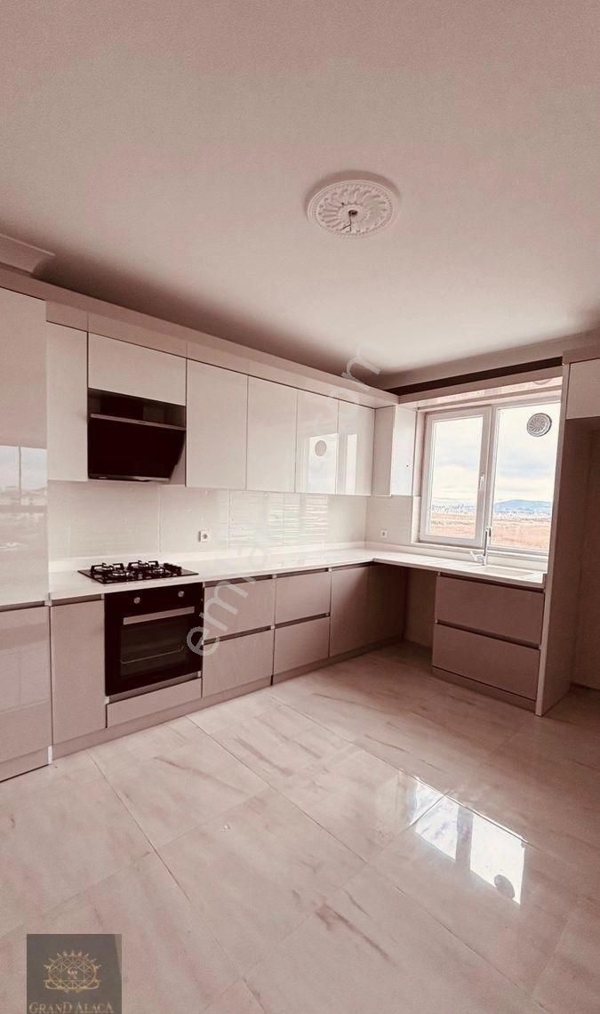 Ayyıldız Mah.de 3+1 Ebeveyn Banyolu Kiralık Daire - Görsel 10
