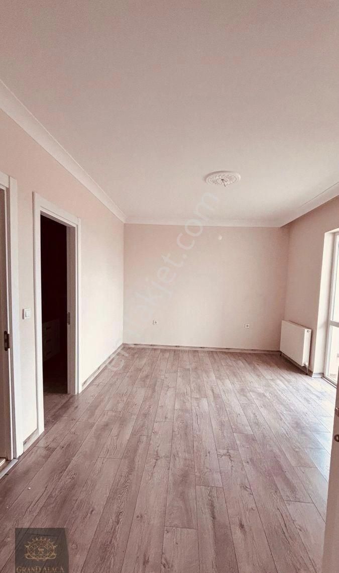 Ayyıldız Mah.de 3+1 Ebeveyn Banyolu Kiralık Daire - Görsel 9