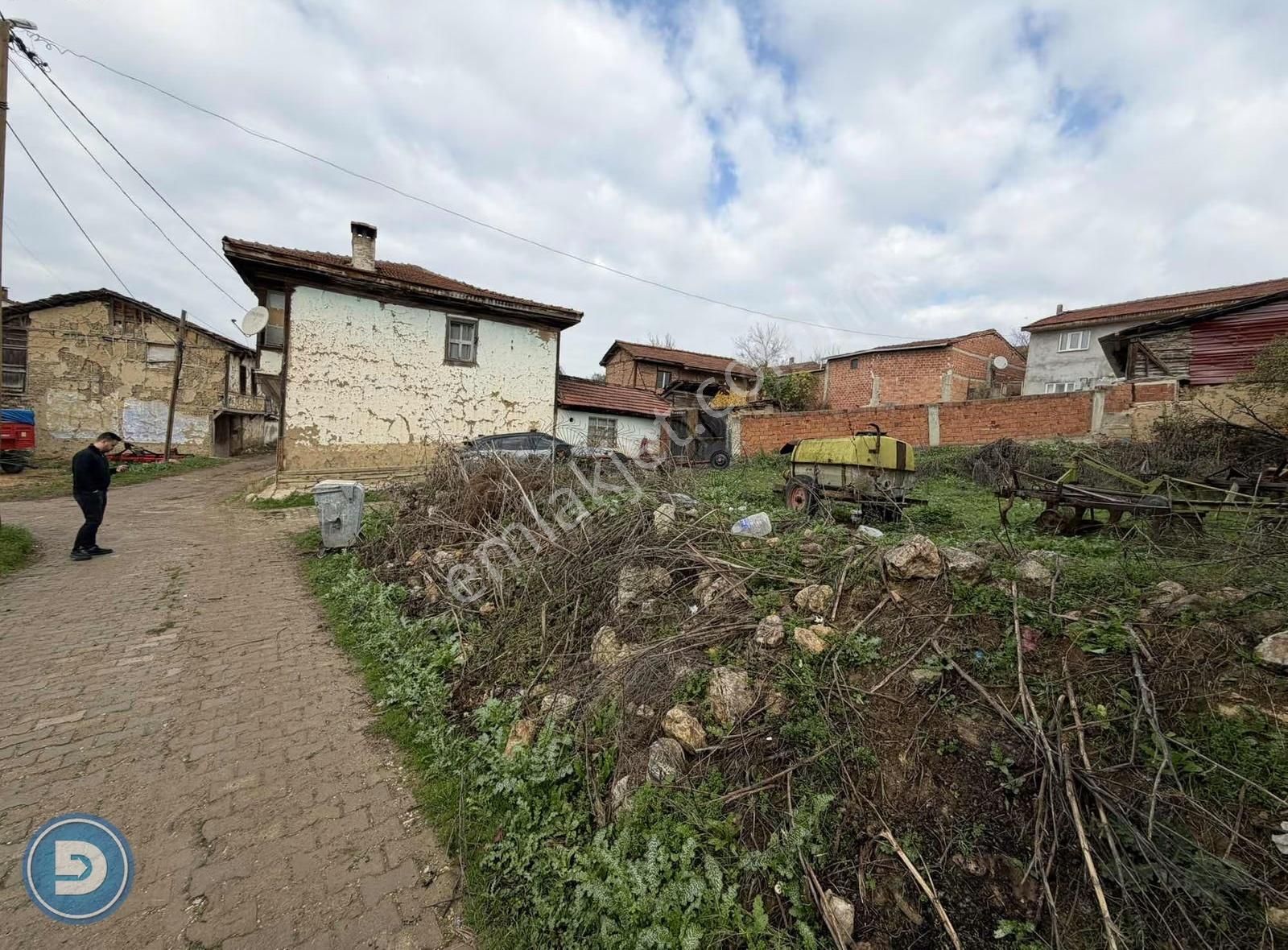 İnegöl Süpürtü Köyünde 265m2 Resmi İmarlı Satılık Arsa - Görsel 7