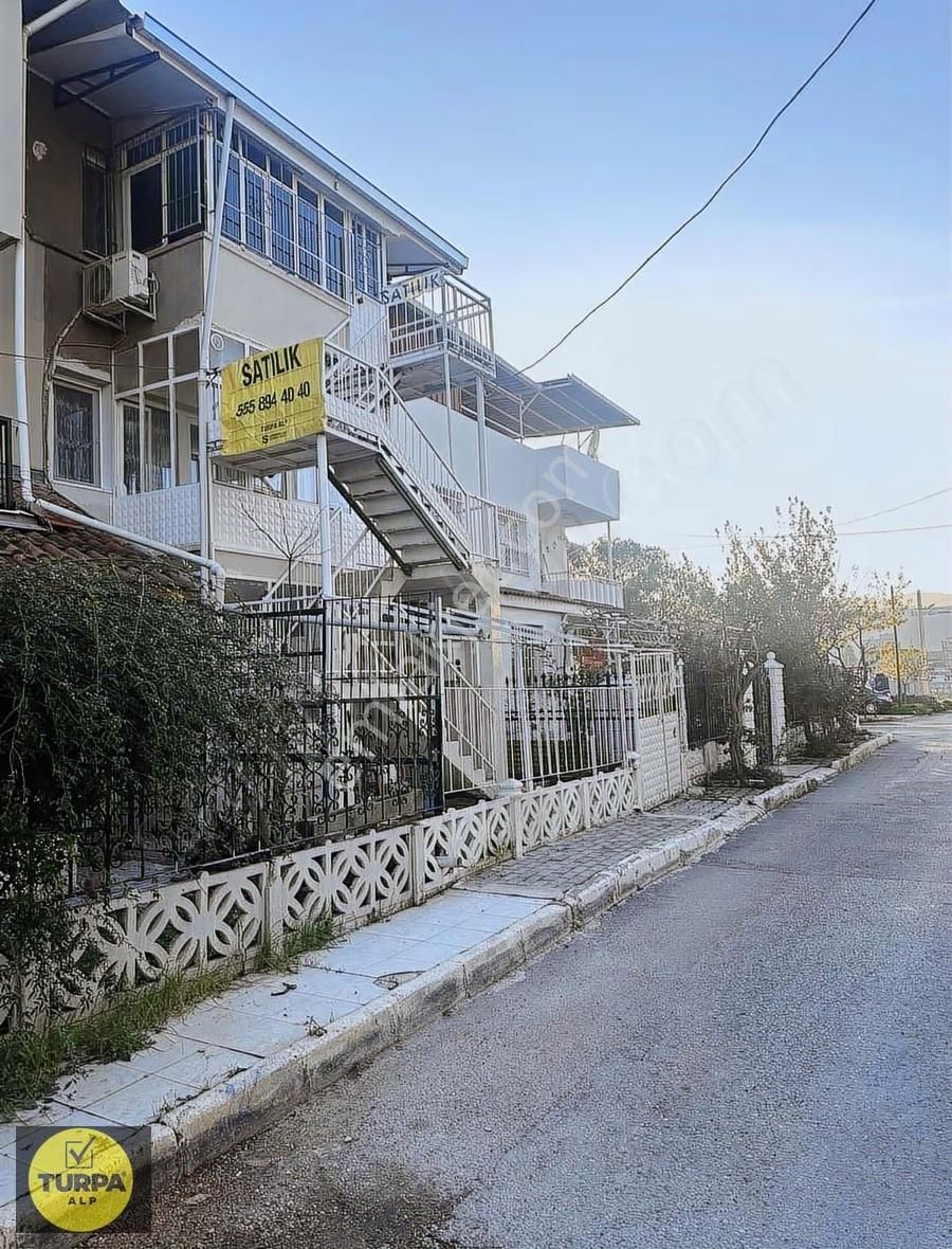 Beyazevler'de Fırsat 3 Katlı Satılık Müstakil Ev