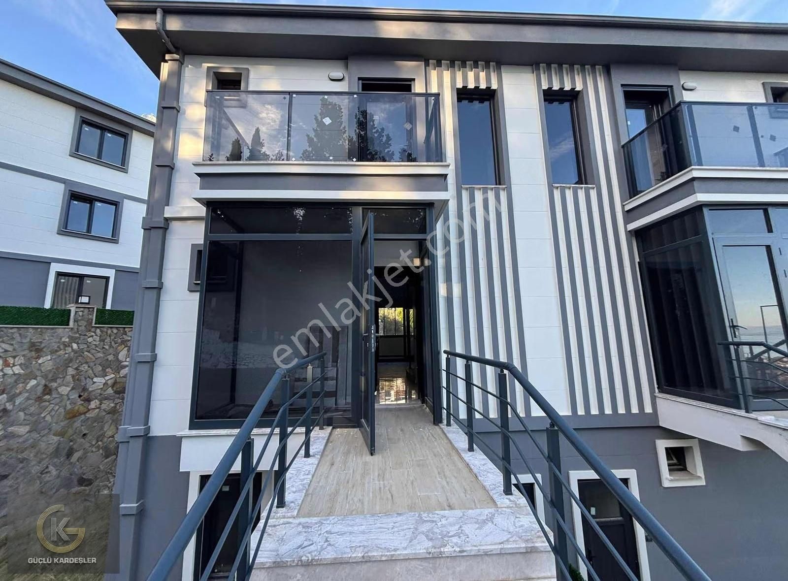 Güçlü Kardeşler Altınolukta Manzaralı Lüks Villalar - Görsel 8