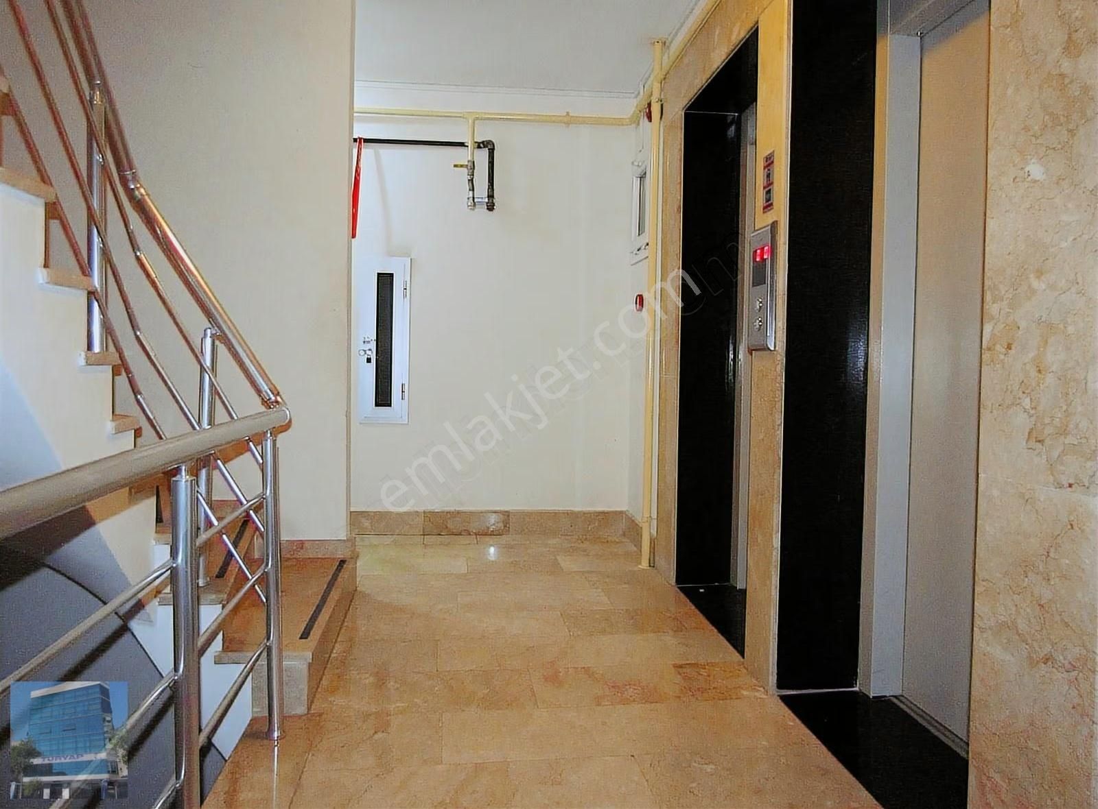 Bayraklı Adalet Mah. Ciritoğlu Sitesi Kiralık 3+1 Daire - Görsel 4