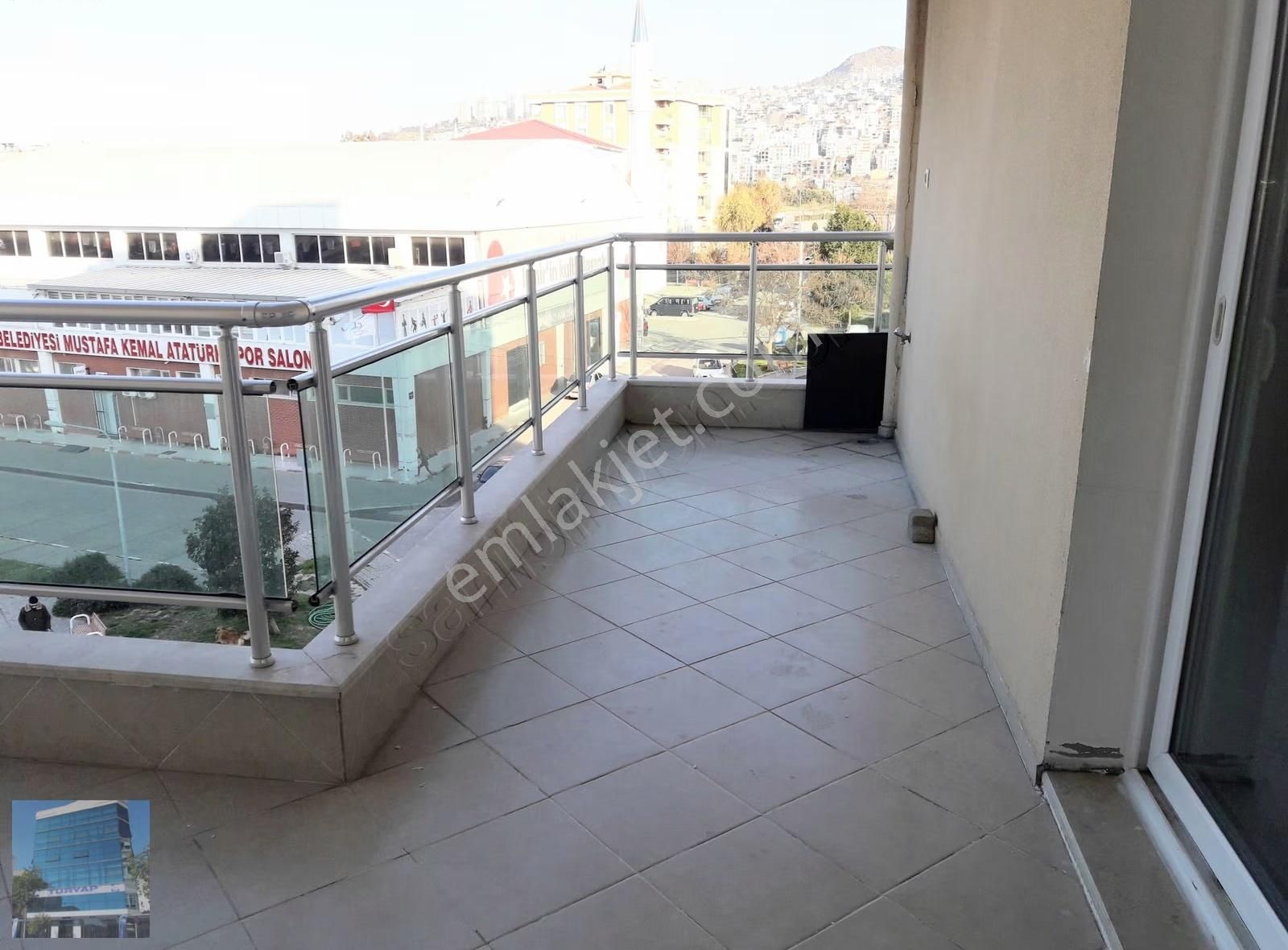 Bayraklı Adalet Mah. Ciritoğlu Sitesi Kiralık 3+1 Daire - Görsel 2