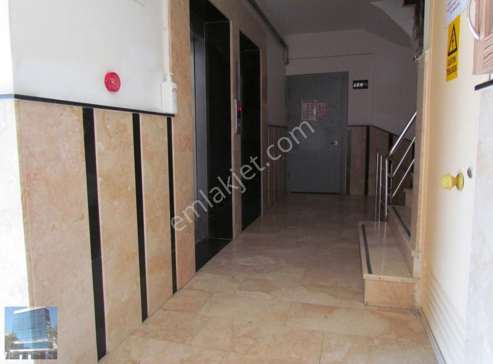 Bayraklı Adalet Mah. Ciritoğlu Sitesi Kiralık 3+1 Daire - Görsel 23