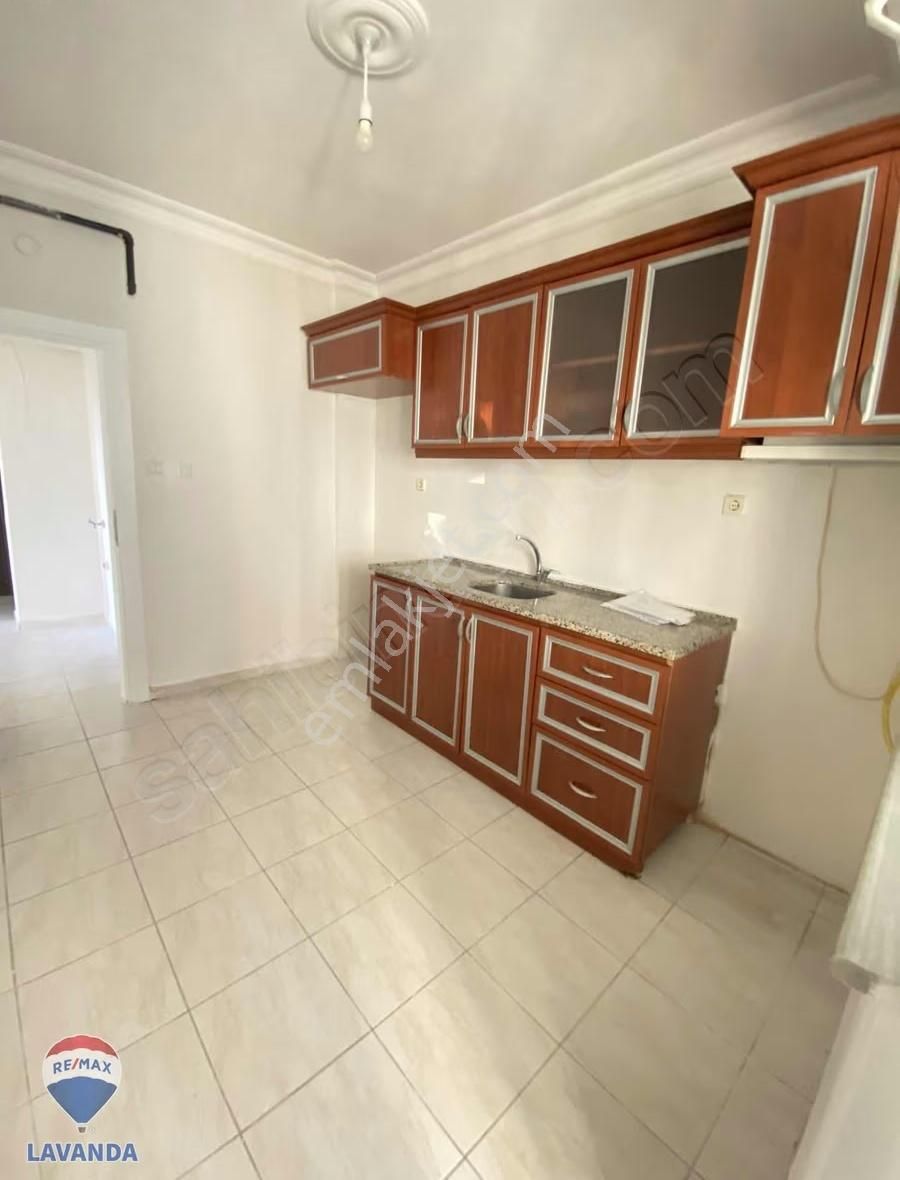 Remax Lavanda'dan Muhittin Mahallesinde Güneş Alan Kiralık Daire - Görsel 11