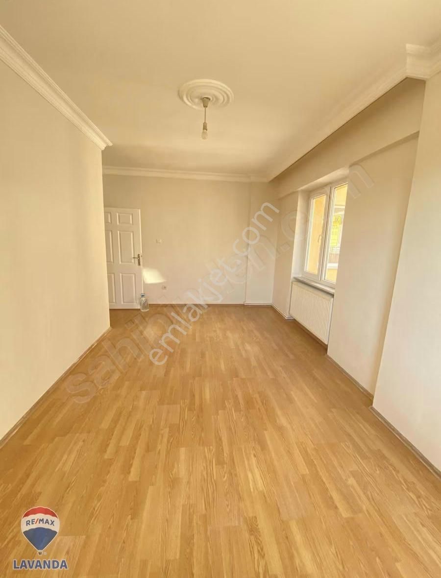 Remax Lavanda'dan Muhittin Mahallesinde Güneş Alan Kiralık Daire - Görsel 8