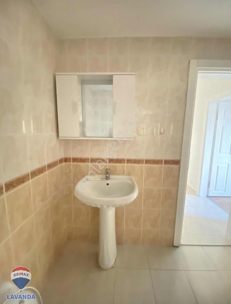 Remax Lavanda'dan Muhittin Mahallesinde Güneş Alan Kiralık Daire - Görsel 12