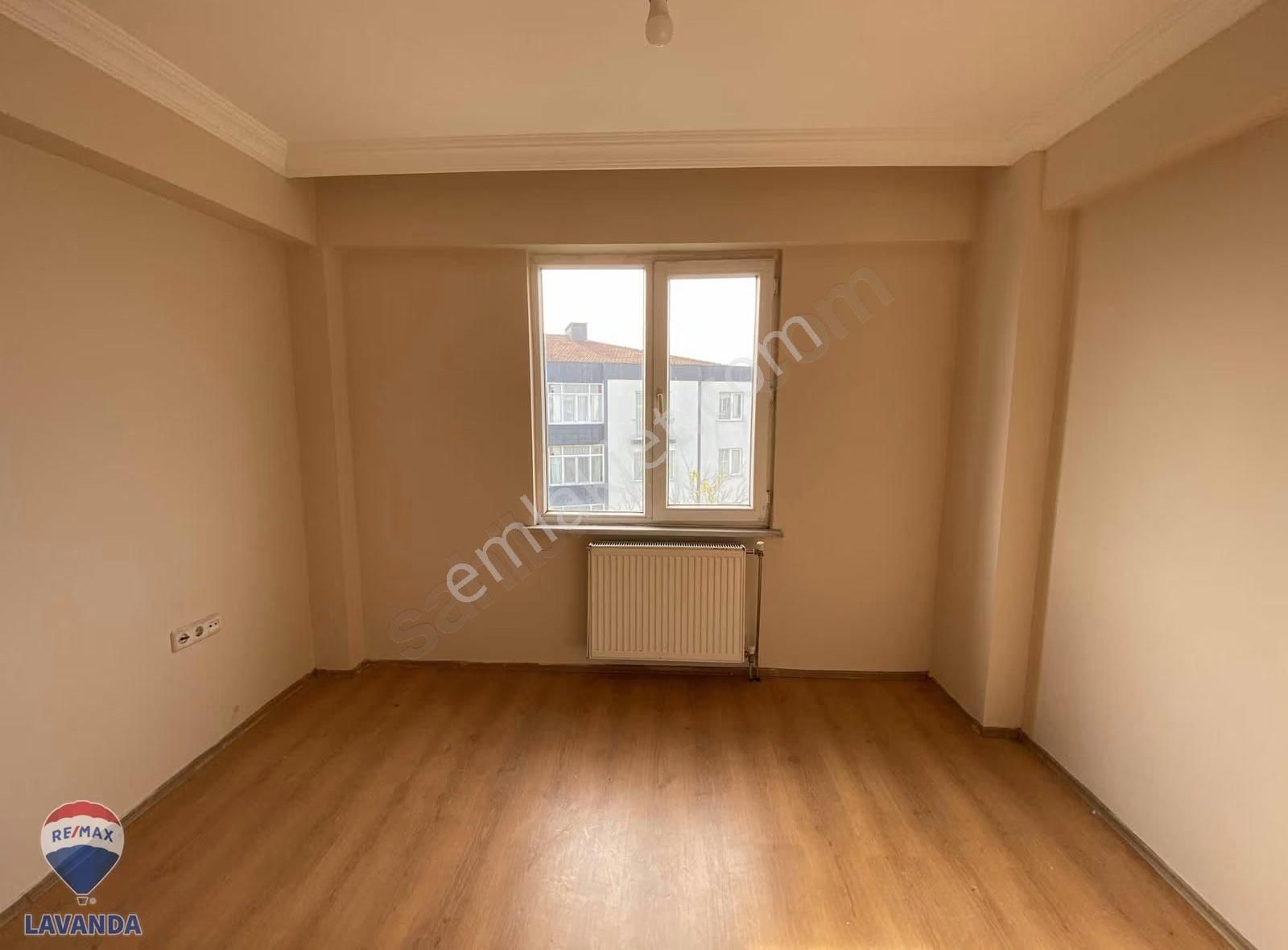 Remax Lavandadan Cumhuriyet Mah. Site İçinde 3+1 Kiralık Daire - Görsel 12