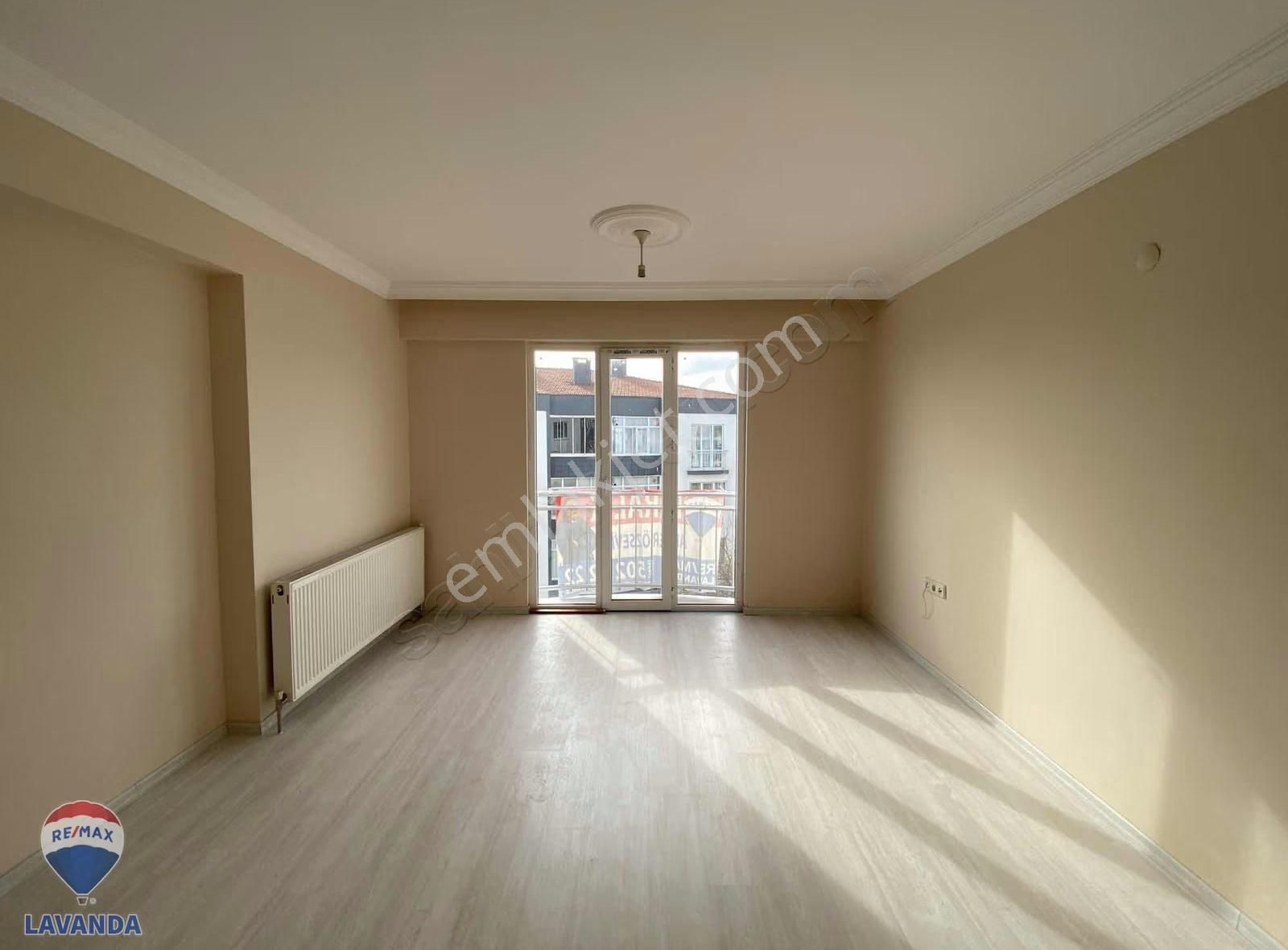 Remax Lavandadan Cumhuriyet Mah. Site İçinde 3+1 Kiralık Daire - Görsel 20