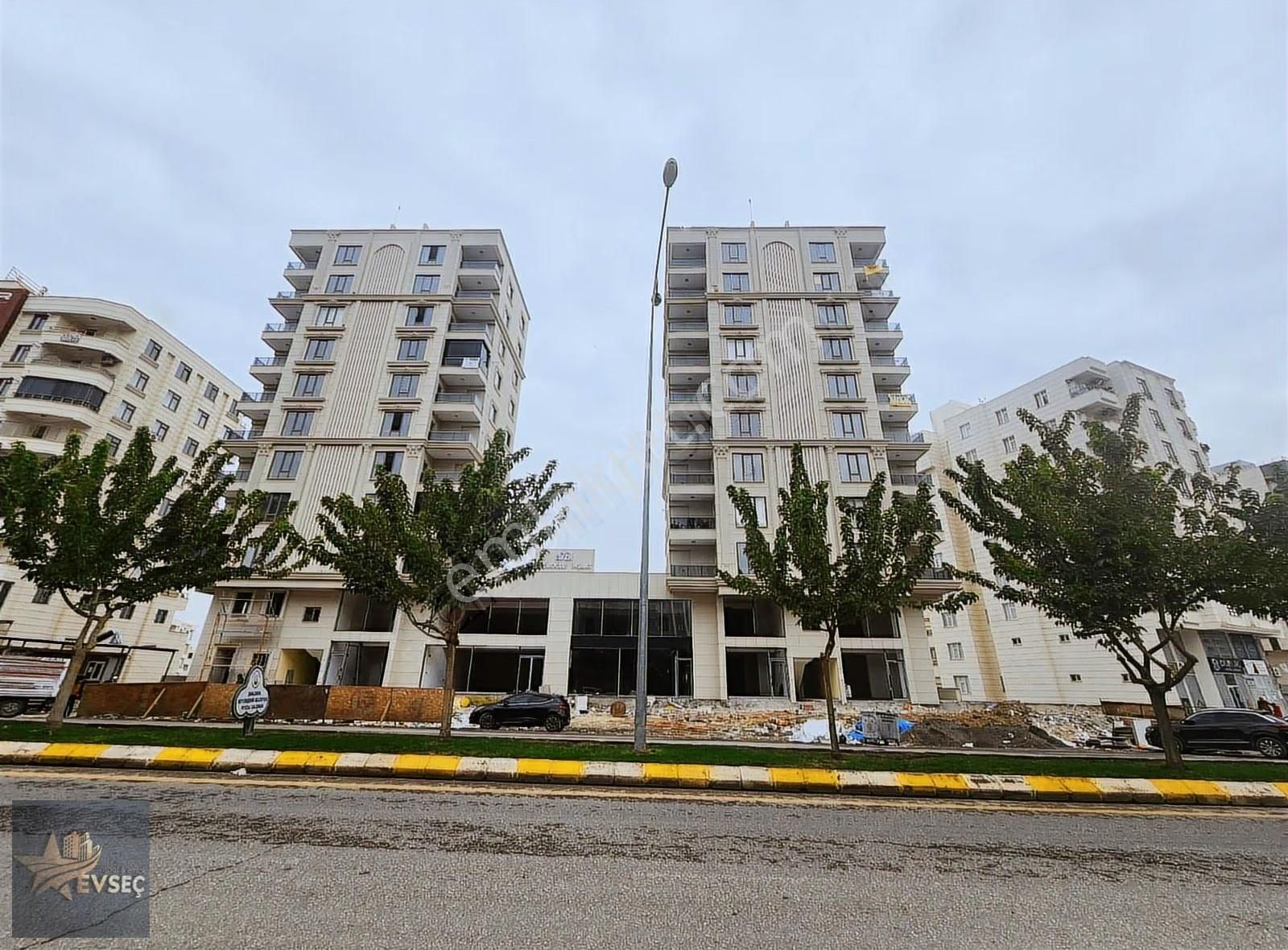 Evseç Emlaktan 35 Metre Yol Üzerinde 2+1 Satılık Lüks Daire - Görsel 13