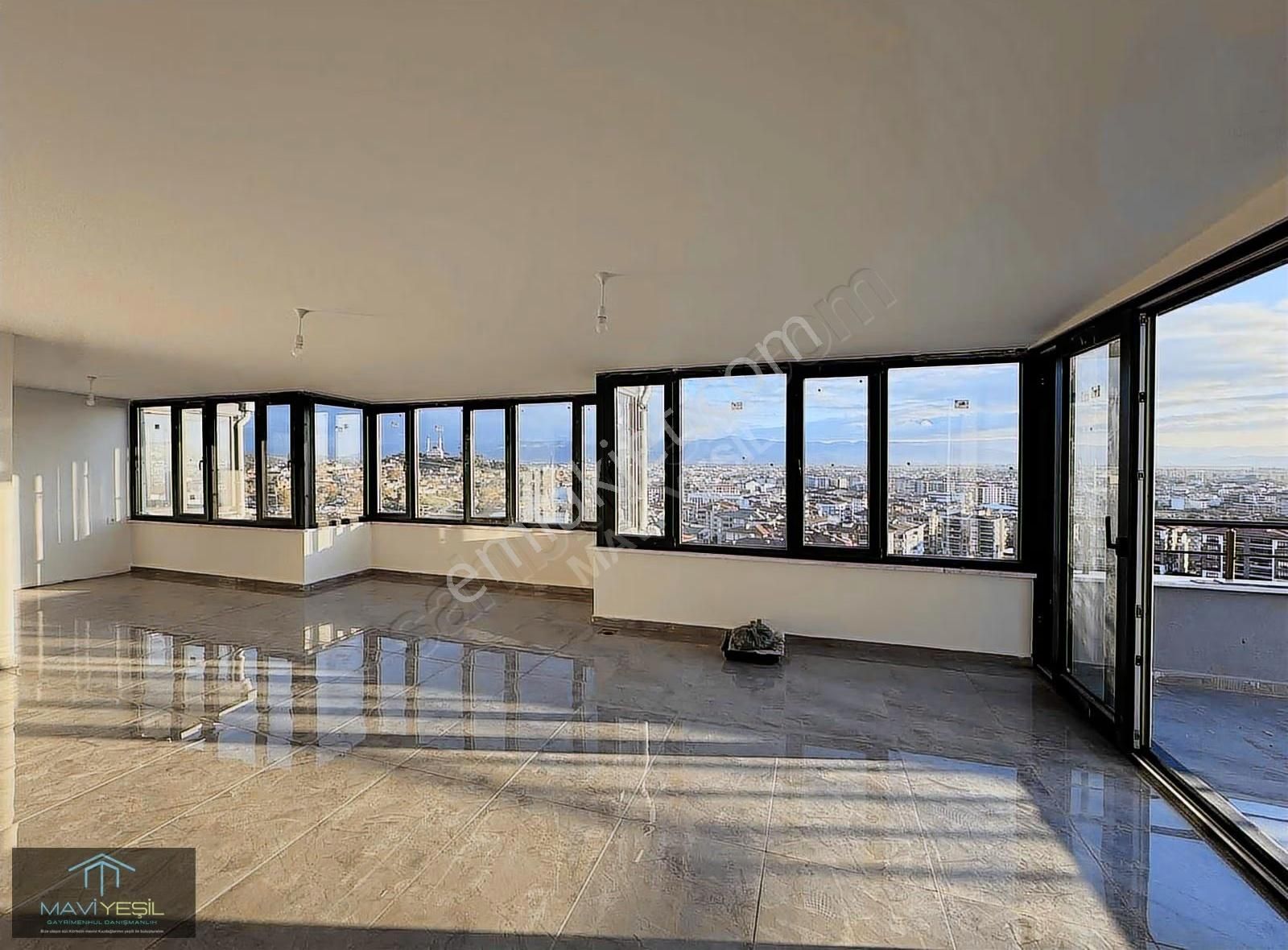 Edremit'te Manzara Şöleni Sunan Eşsiz 6+3/250m² Dubleks Fırsatı - Görsel 8