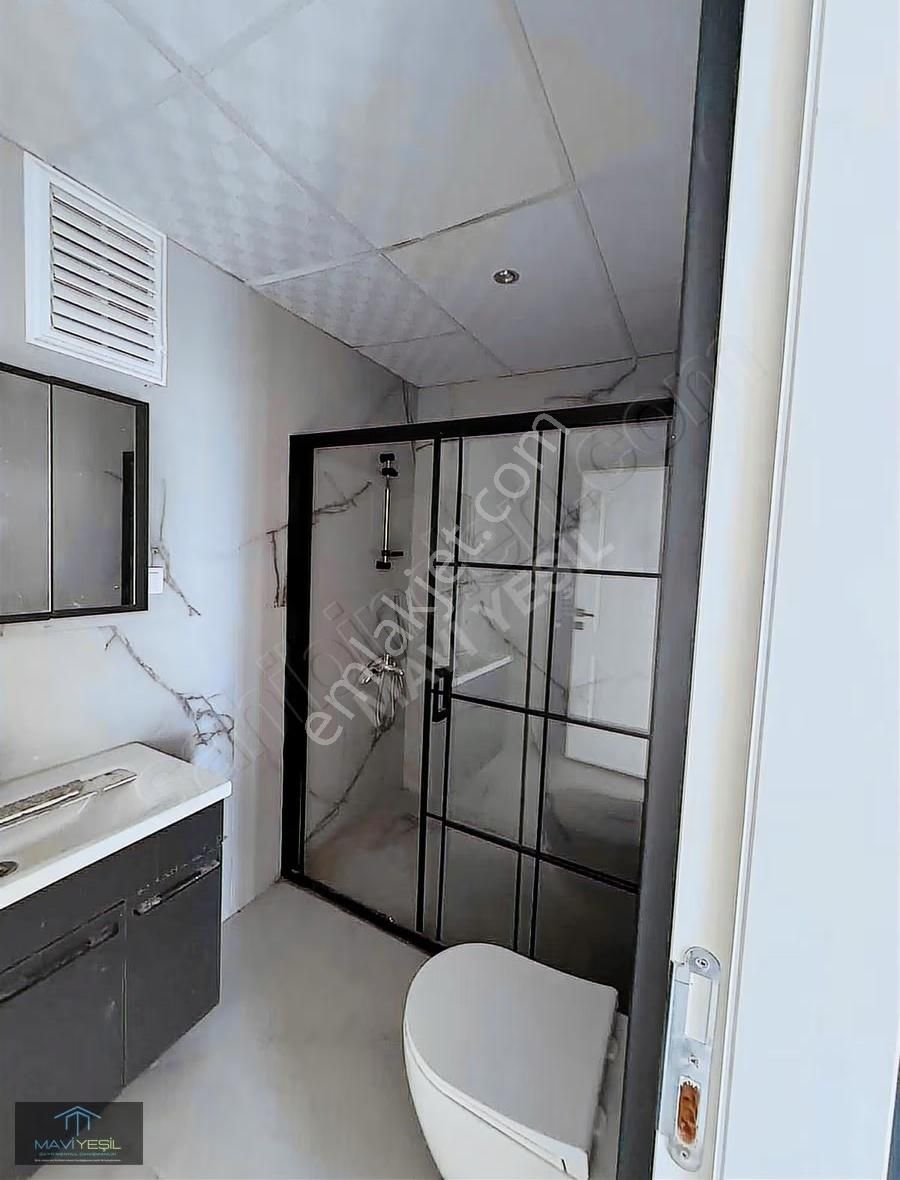Edremit'te Manzara Şöleni Sunan Eşsiz 6+3/250m² Dubleks Fırsatı