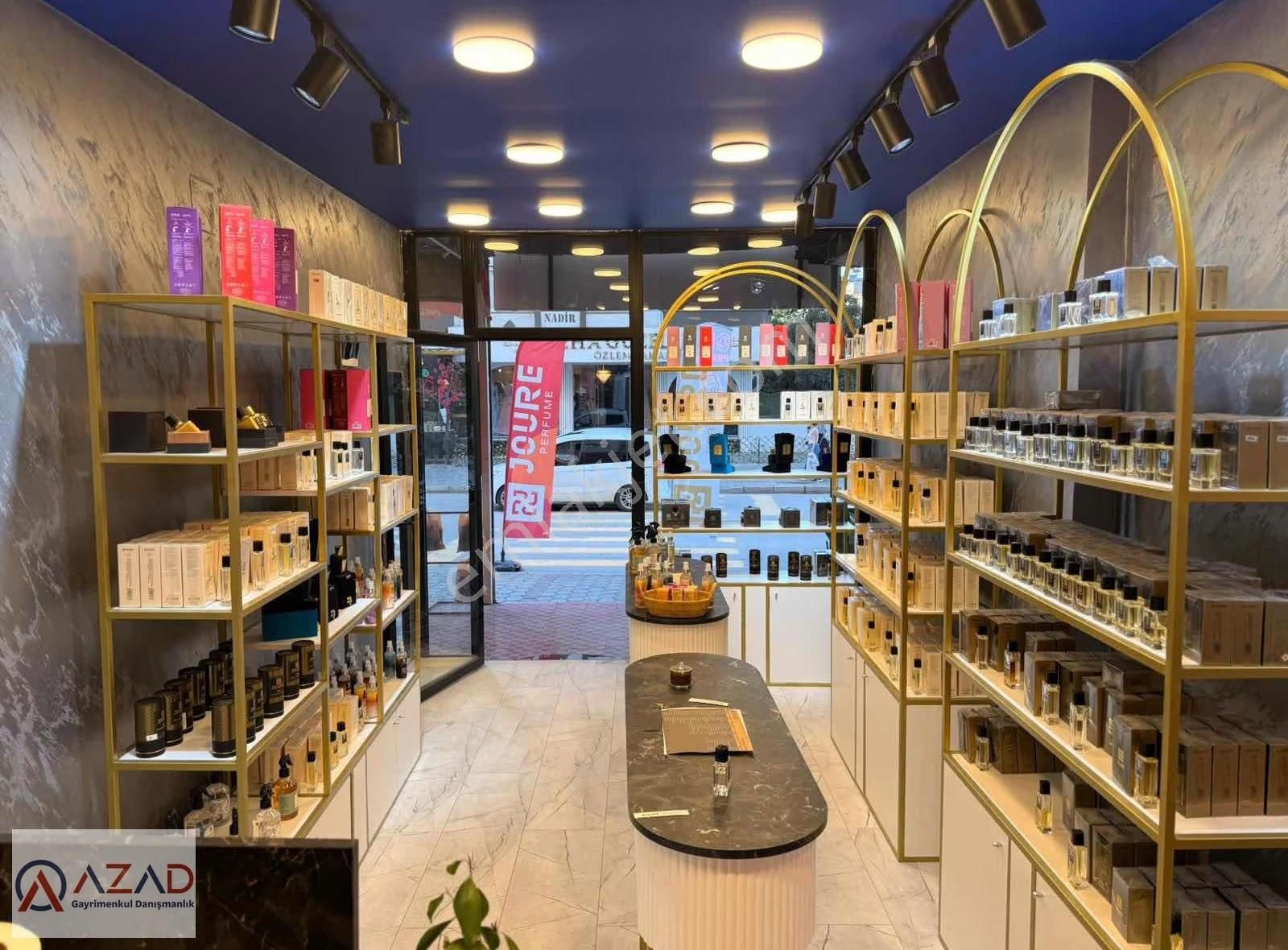 Azad - Atatürk Caddesinde Devren Kiralık İşyeri Çekme Katlı - Görsel 10