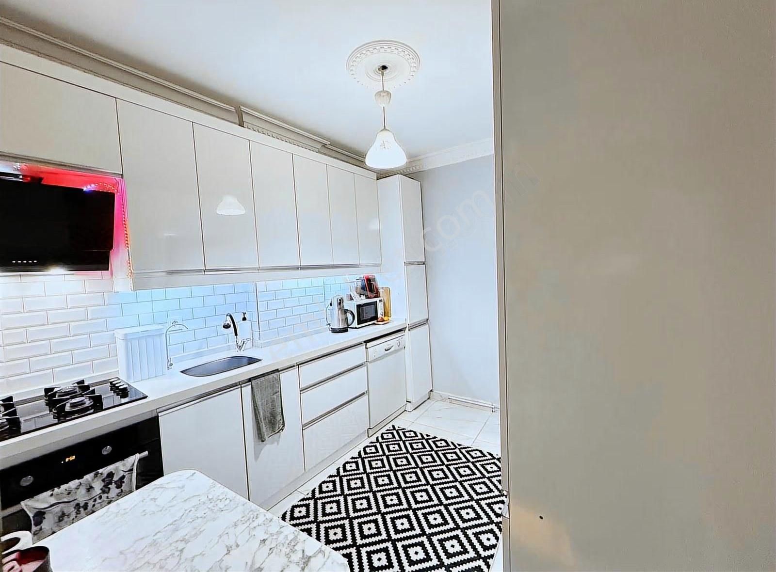En Güzel Lokasyonda Tek Daire Üzeri Binada 135m2 3+1 İskanlı - Görsel 34