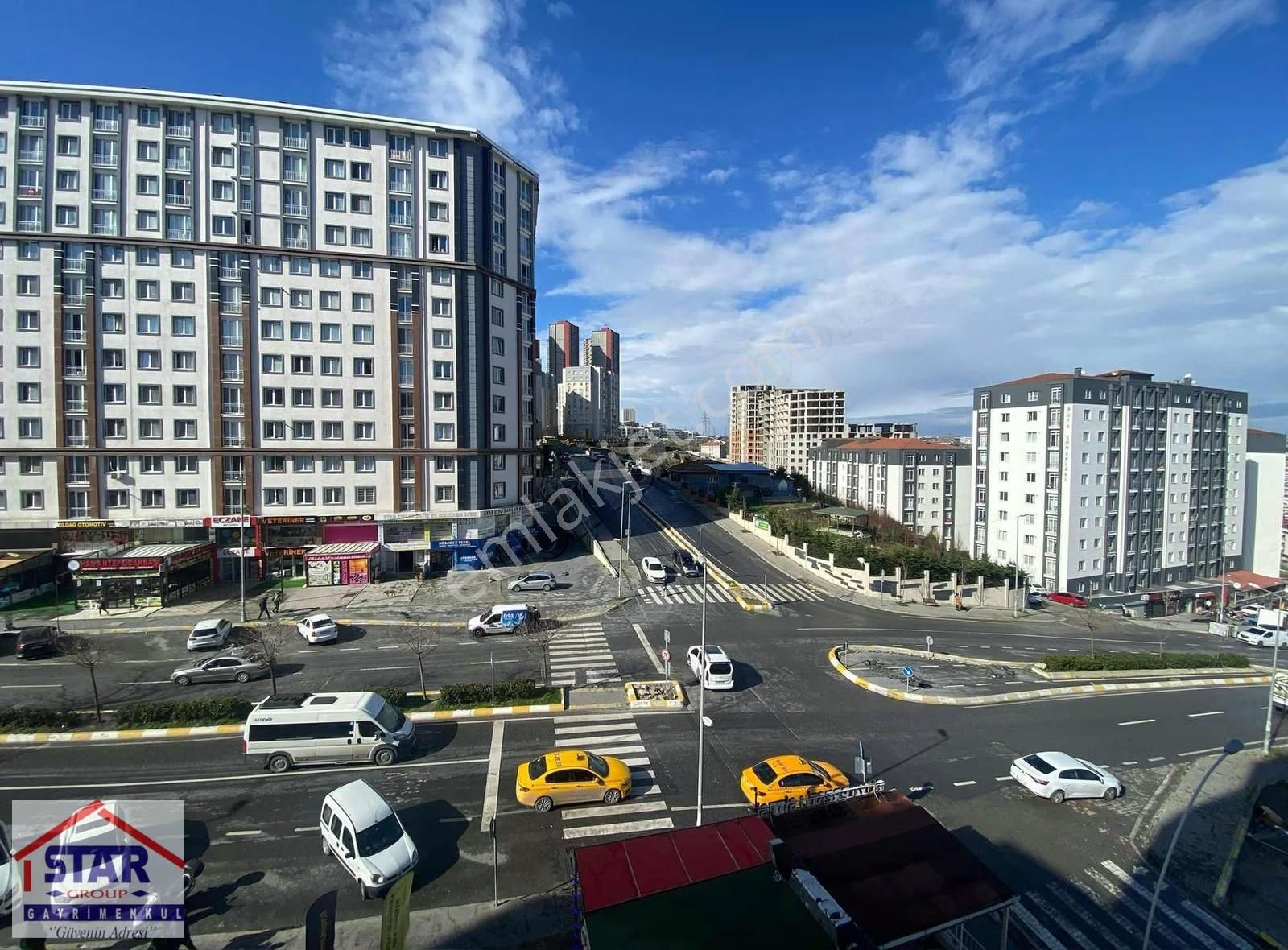 Rüya Prestij Sitesi Ara Kat Cadde Cephe 1+1 Balkonlu Satılık