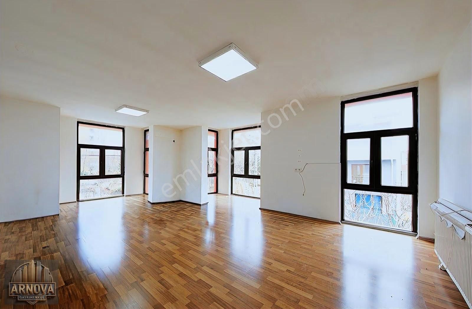 Yaşamkent'in Merkezinde 800m2 Kapalı Alanlı Kiralık Villa - Görsel 2