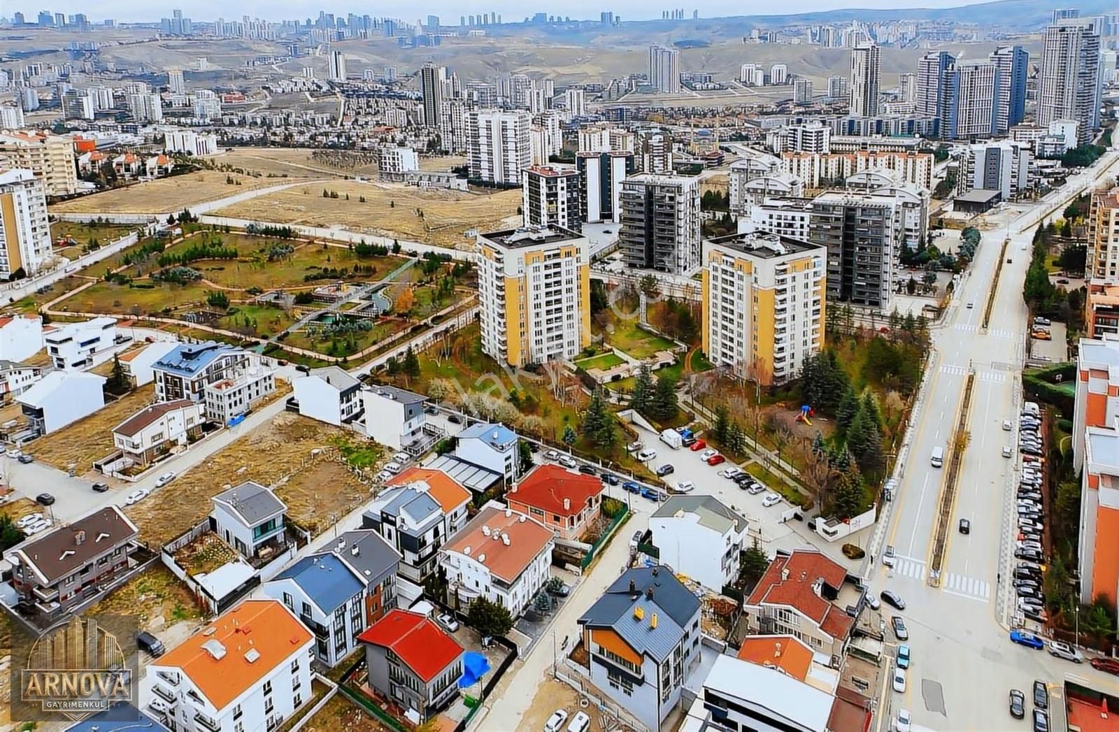 Yaşamkent'in Merkezinde 800m2 Kapalı Alanlı Kiralık Villa - Görsel 8
