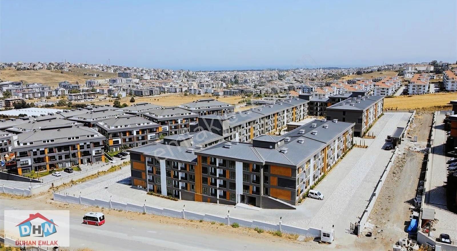 Duhan Emlak'tan Premium Lounge'da Kiralık 1+1 Köşe Arakat