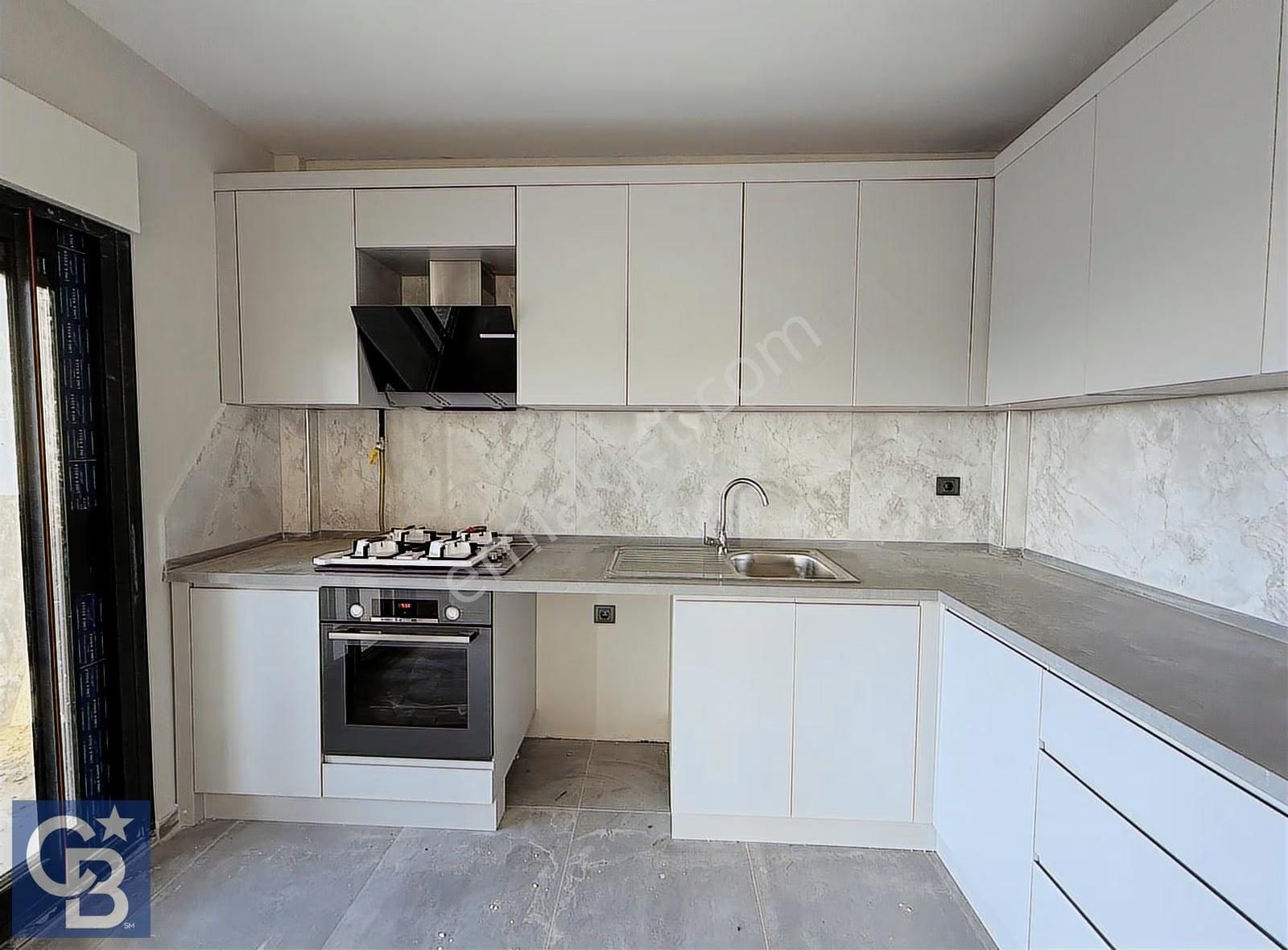 İstiklal Caddesi'nde Kiralık 2+1 Deniz Manzaralı Geniş Daire - Görsel 27