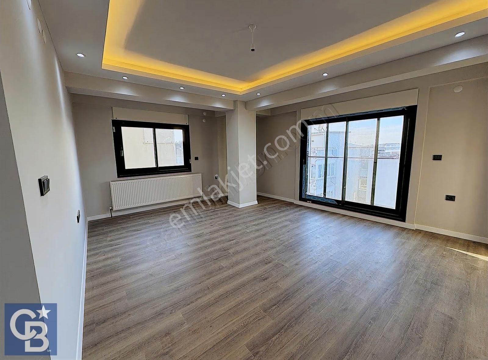 İstiklal Caddesi'nde Kiralık 2+1 Deniz Manzaralı Geniş Daire - Görsel 7