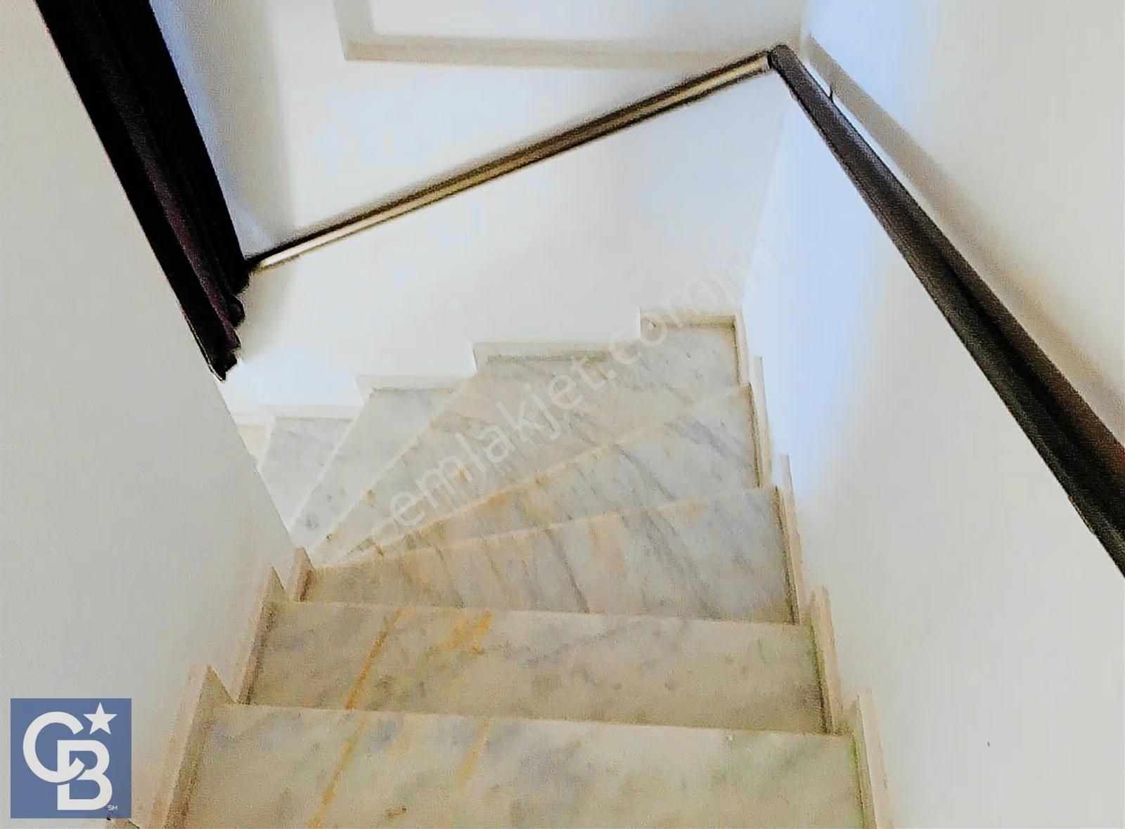Aliağa Şakranda Site İçerisinde Satılık Havuzlu Villa - Görsel 6