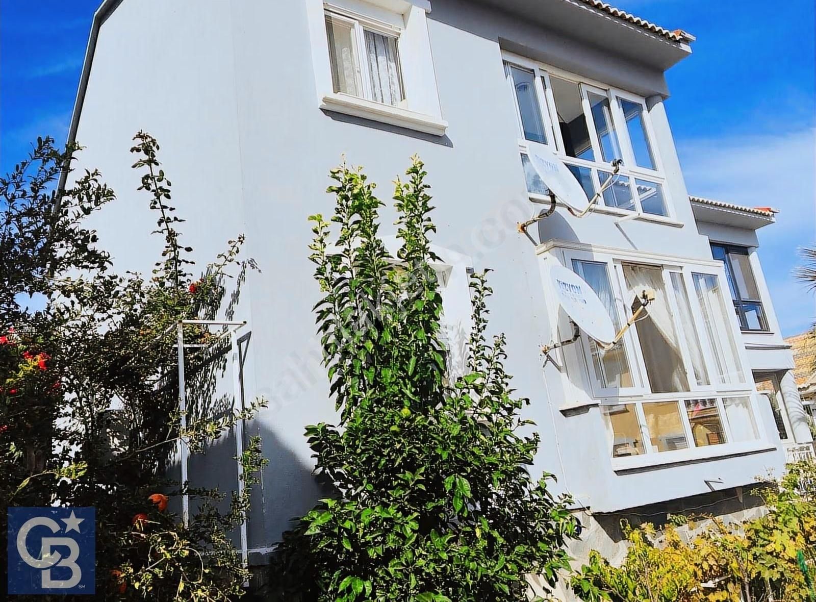 Aliağa Şakranda Site İçerisinde Satılık Havuzlu Villa - Görsel 34
