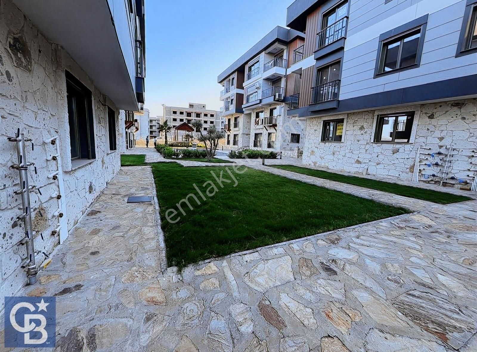 Havuzlu Sitede Çift Cephe Kapalı Mutfaklı 2+1 - Görsel 26