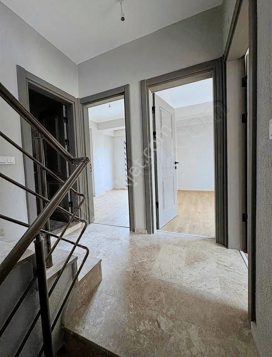 Canyurt Gayrimenkulden Yeni Foçada Deniz Manzaralı Villa - Görsel 4