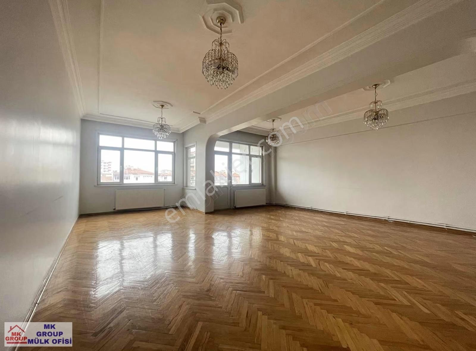 Sivas Caddesi Üzerinde Geniş Oturumlu 2+1 Kiralık Daire - Görsel 4