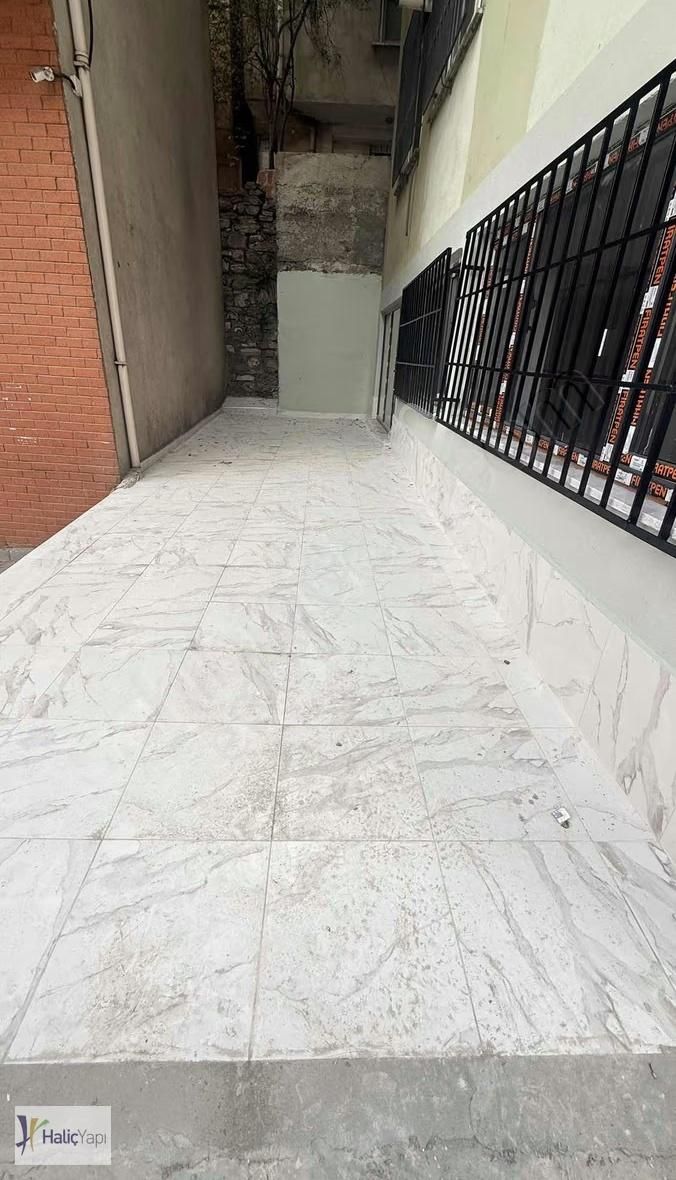 Gürselde Tempo Otel Yanı Giriş Masrafsız Kiralık Dükkan - Görsel 10