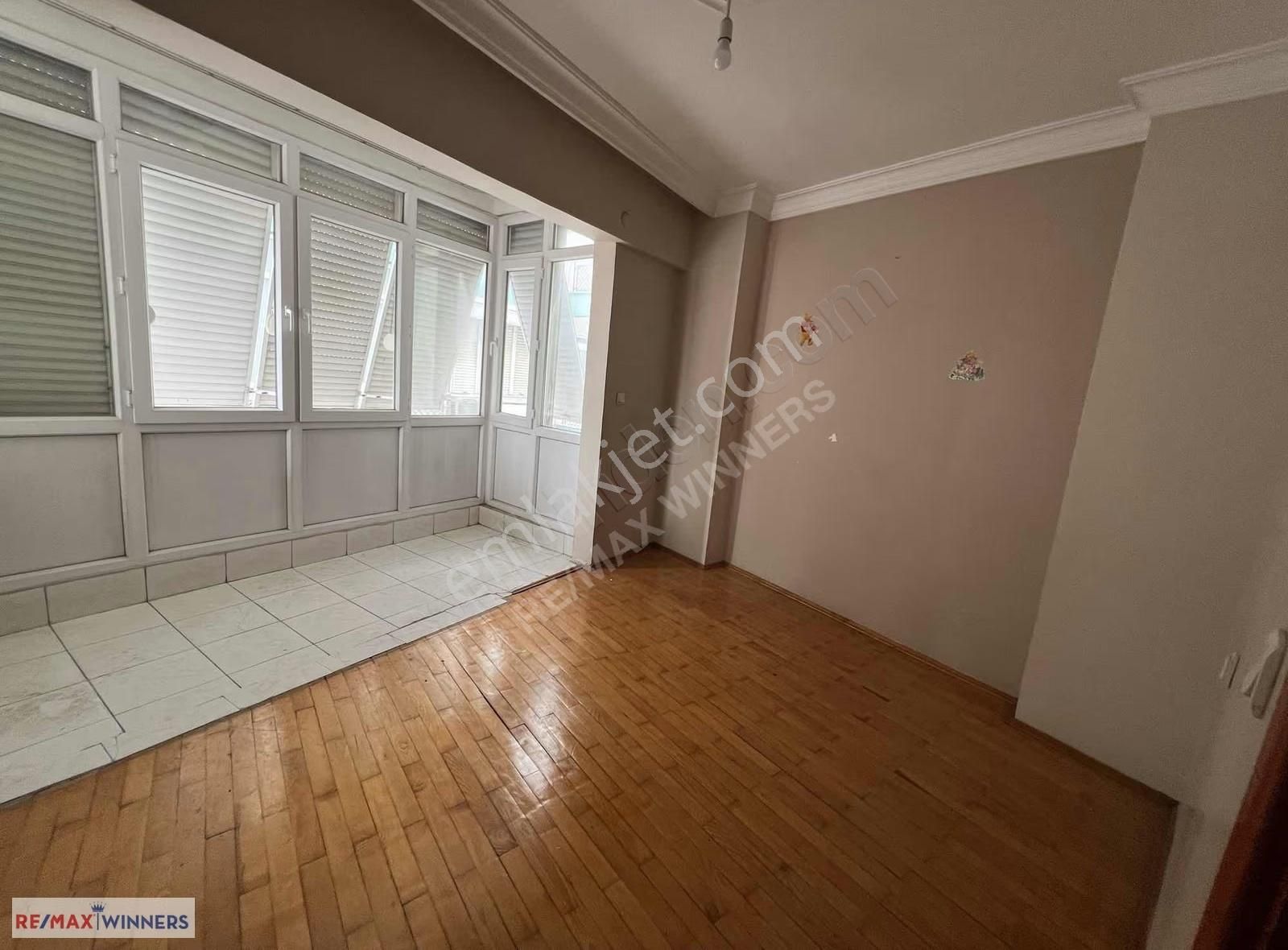 Mevlana Caddesinde 3+1 Ara Kat Kiralık - Görsel 9