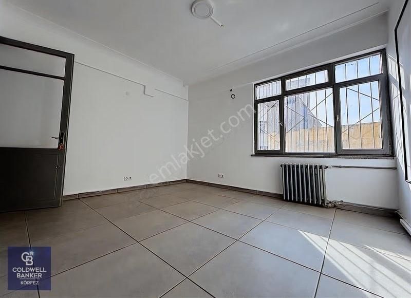 Edremit Çarşı Merkezde Kiralık Dükkan - Görsel 9